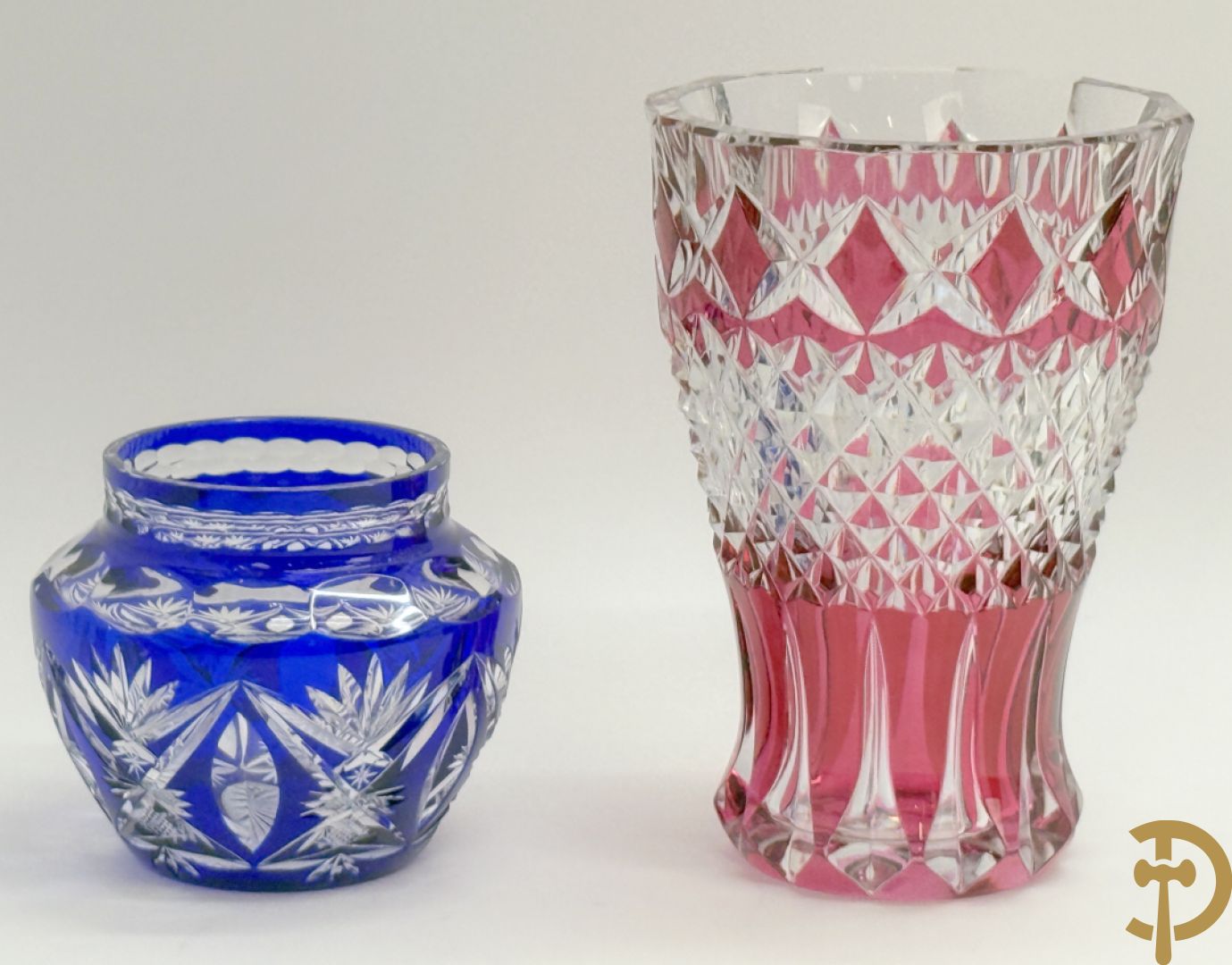 Val Saint Lambert : Rode kristallen vaas + blauwe pique fleur