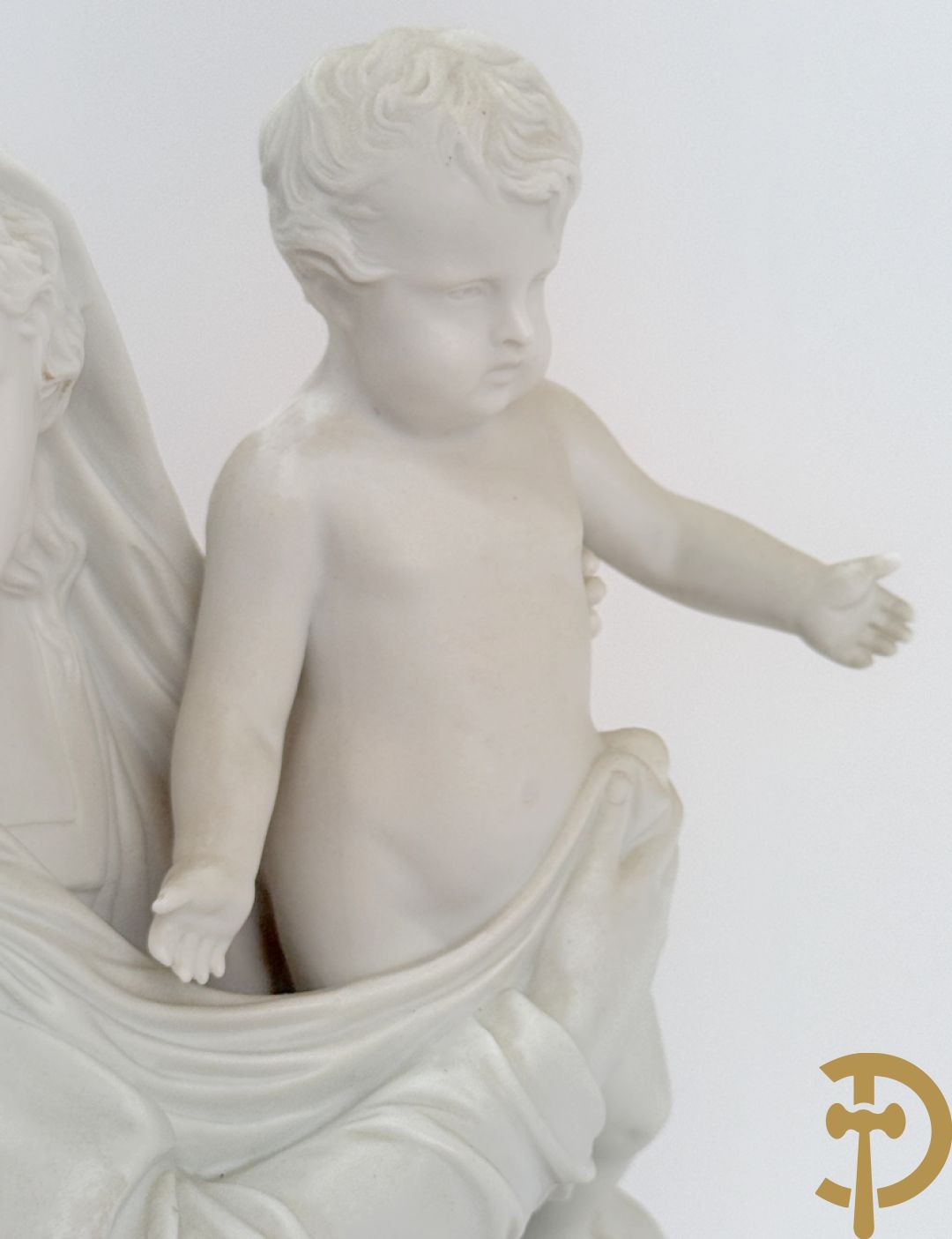 Boizet getekend, witte biscuit van Madonna met kind steunende op slang, gemerkt Sèvres, op vergulde sokkel