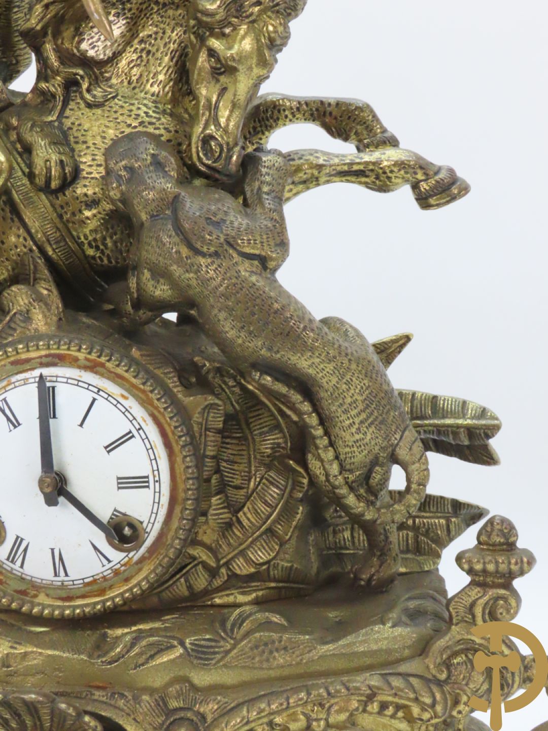 Bronzen pendule met ruiter te paard en panter