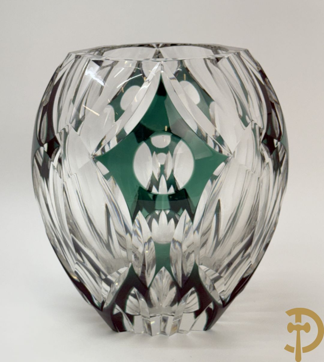 Bolle groene handgeslepen kristallen Val-Saint-Lambert vaas