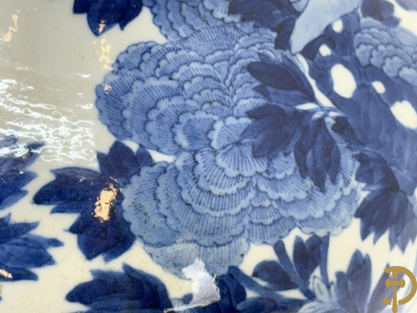 Chinese blauw/witte porseleinen kalebasvormige vaas met bloemen- en vogeldecor, onderaan gemerkt