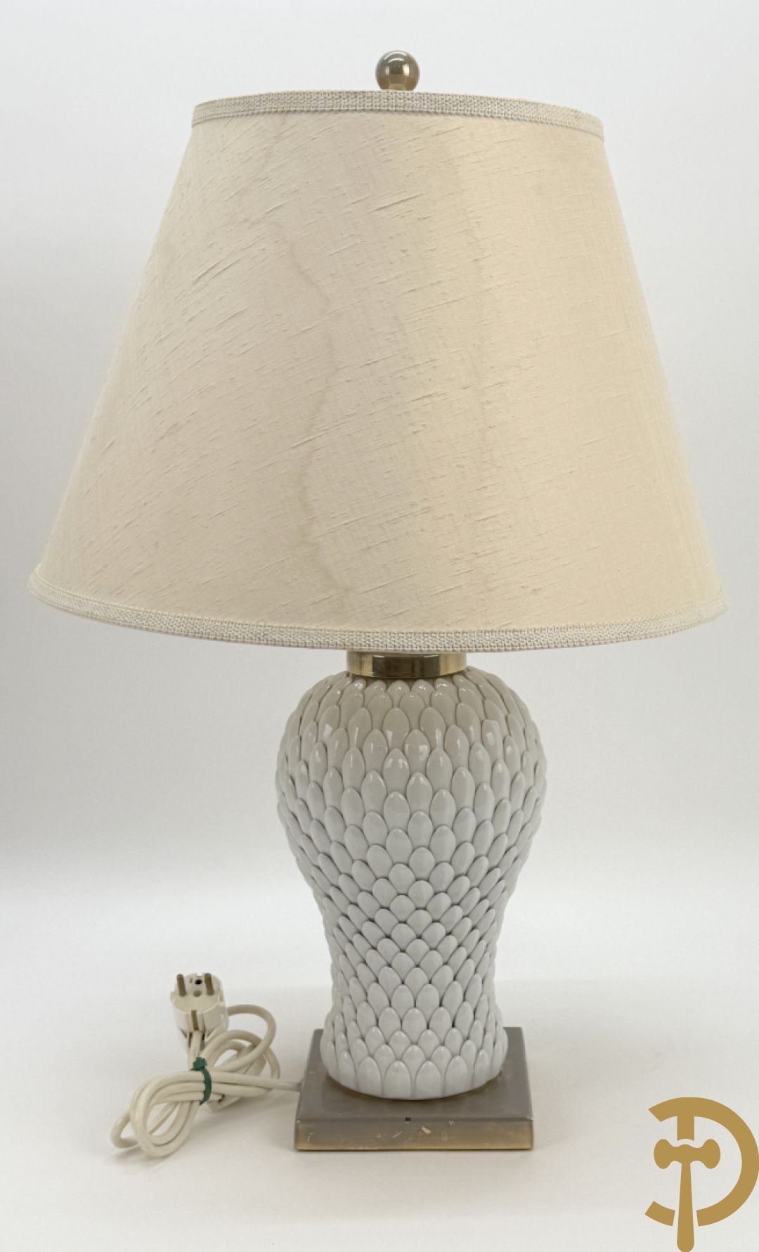 Vintage lamp met witte artisjok motief + vintage lamp met witte bol op chromé voet