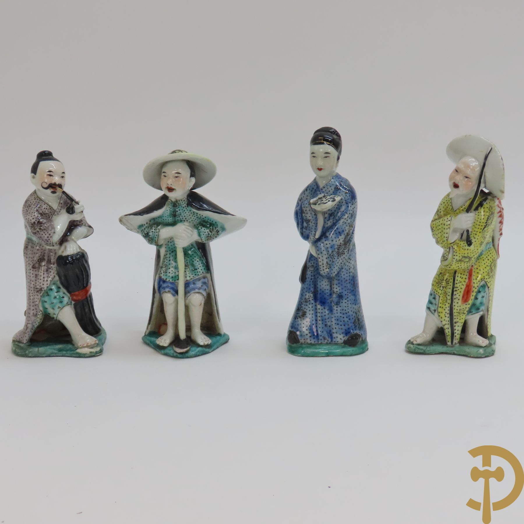 Vier Chinese porseleinen figuren