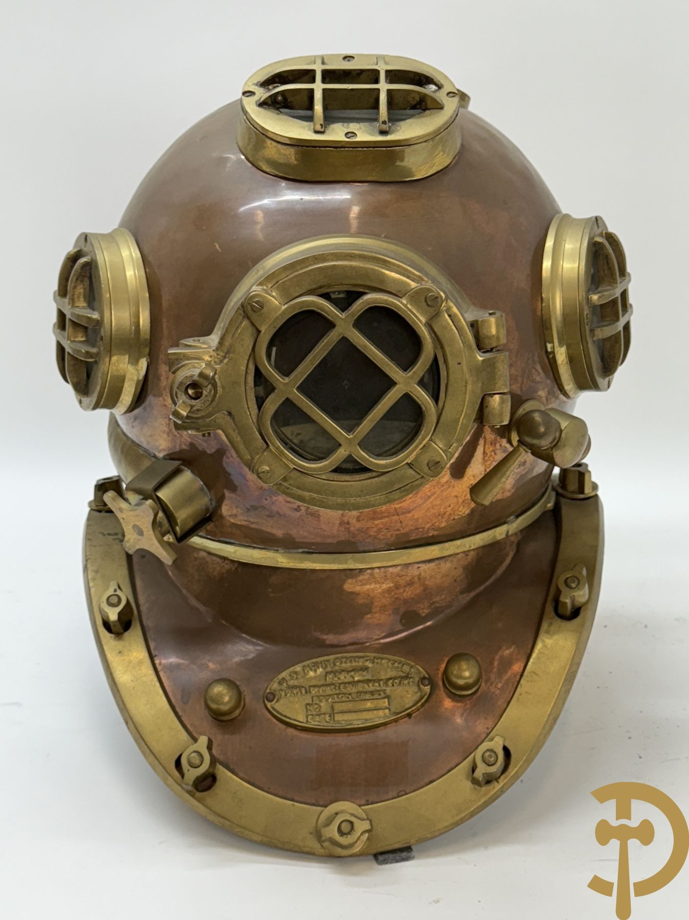 Koperen replica duikershelm