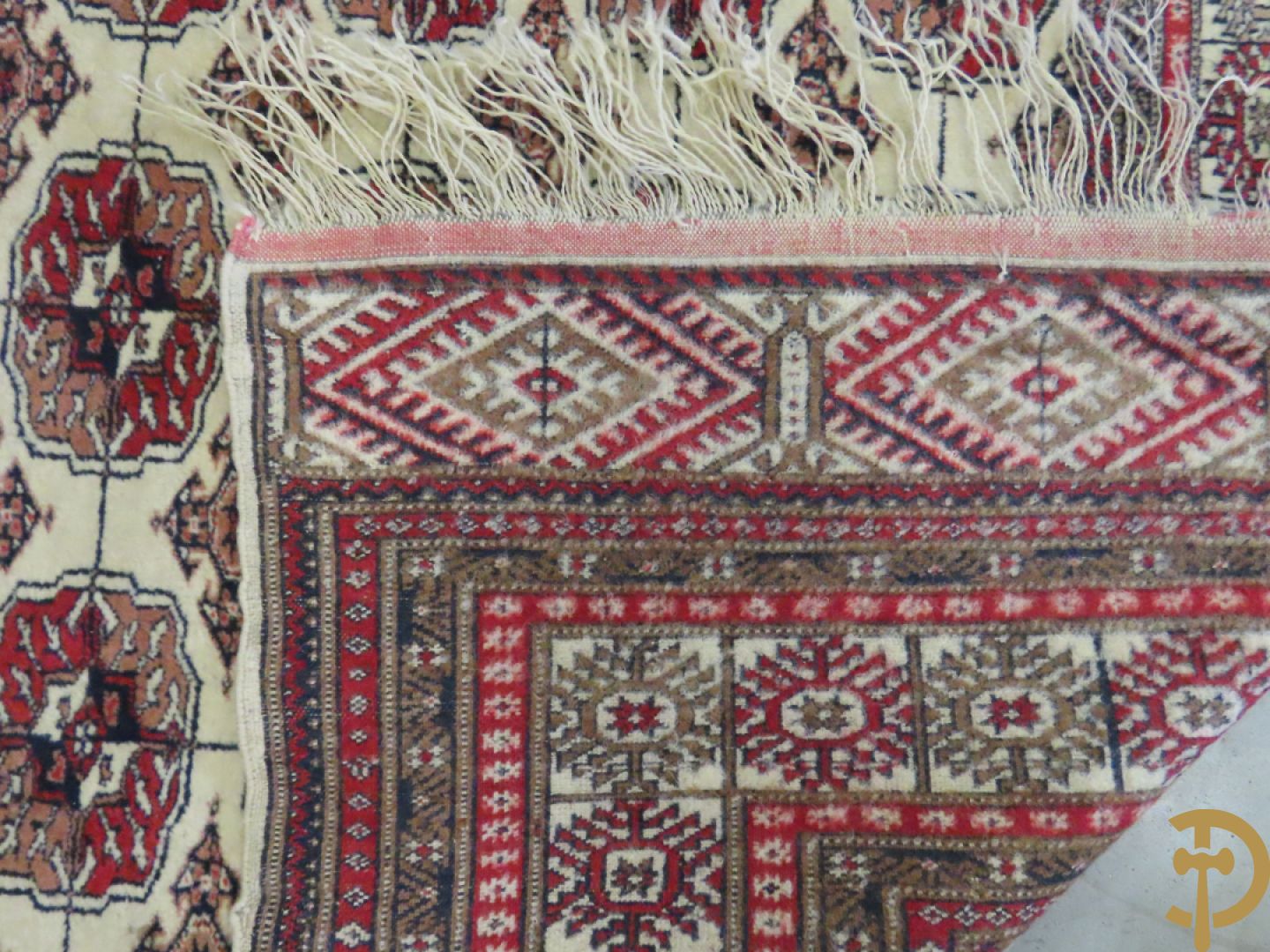 Drie oosterse handgeknoopte tapijten (2 Bouchara en 1 Hamadan)