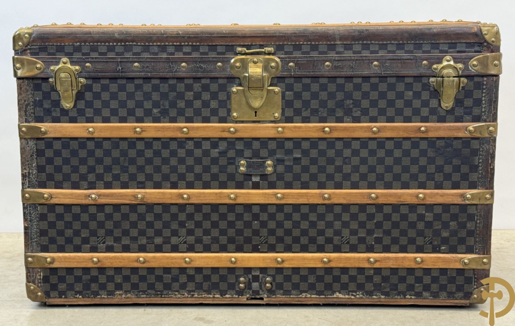 Antieke reiskoffer Louis Vuitton met houten latten, genummerd N41601, met bijhorende sleutel