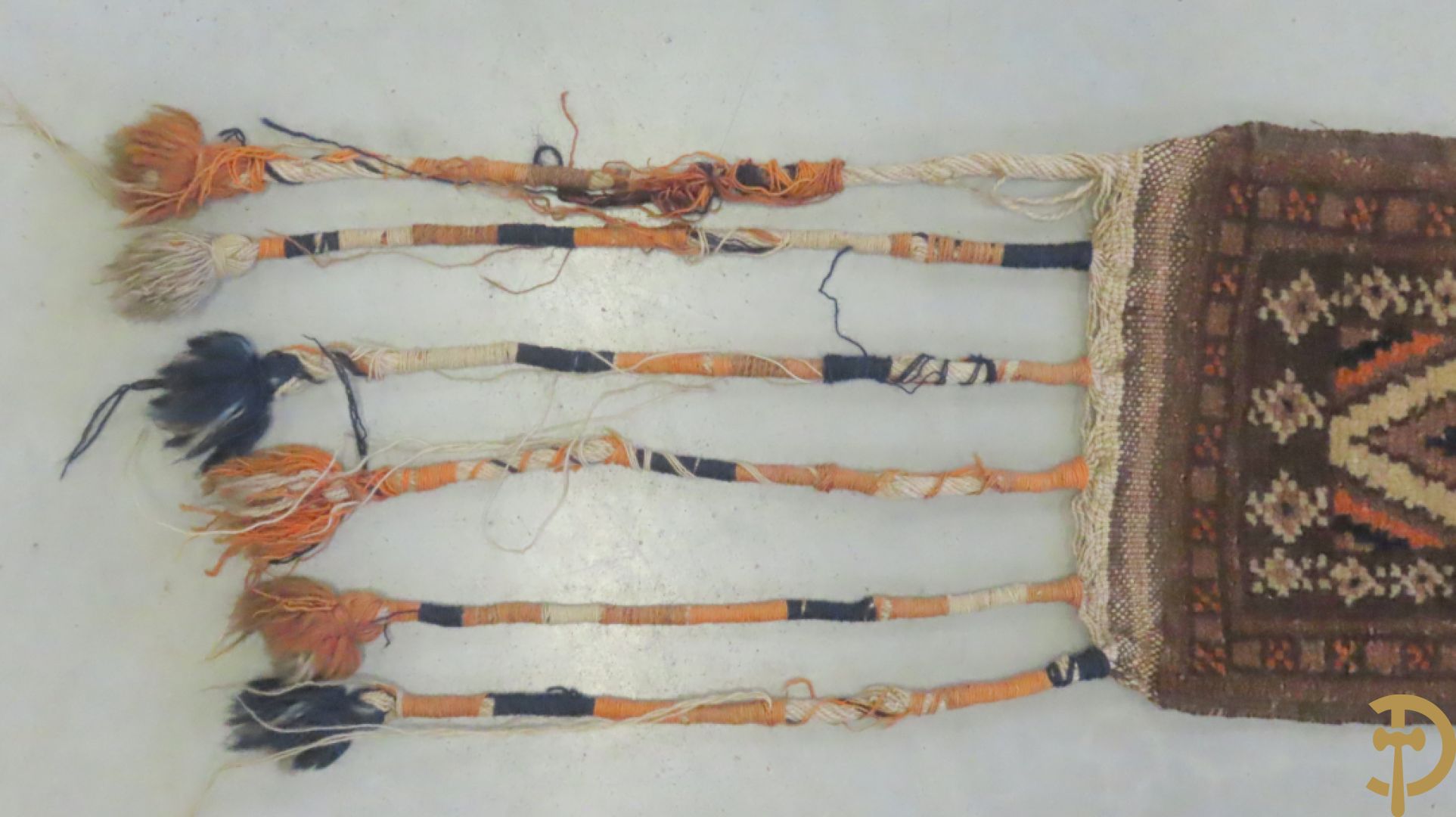 Oosters handgeknoopt tapijt met patronen + Oosterse handgeknoopte loper + kamelenmat