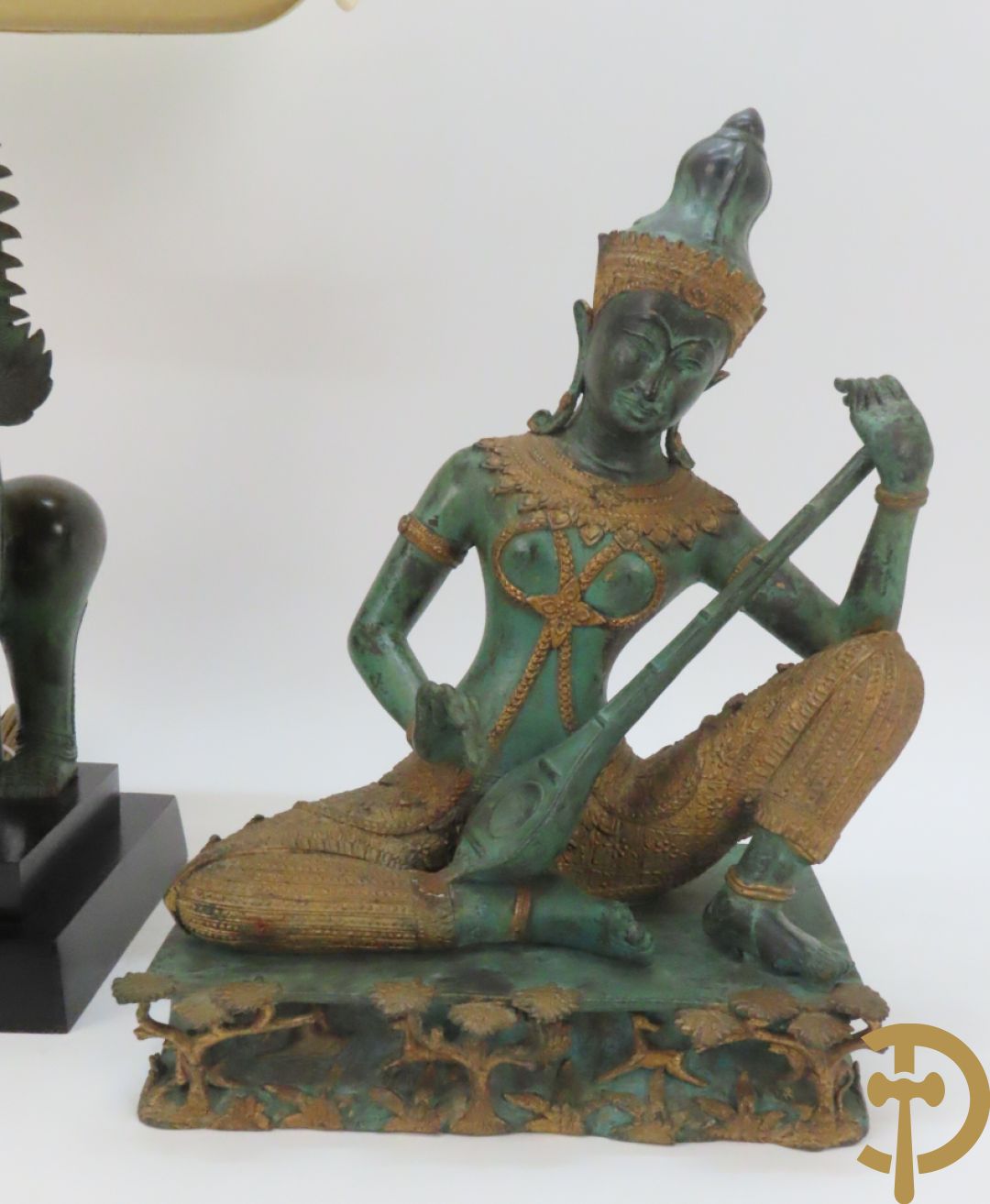 Bronzen Thibetaanse fo-hond als lampadaire + 2 bronzen musicerende boedhistische figuren