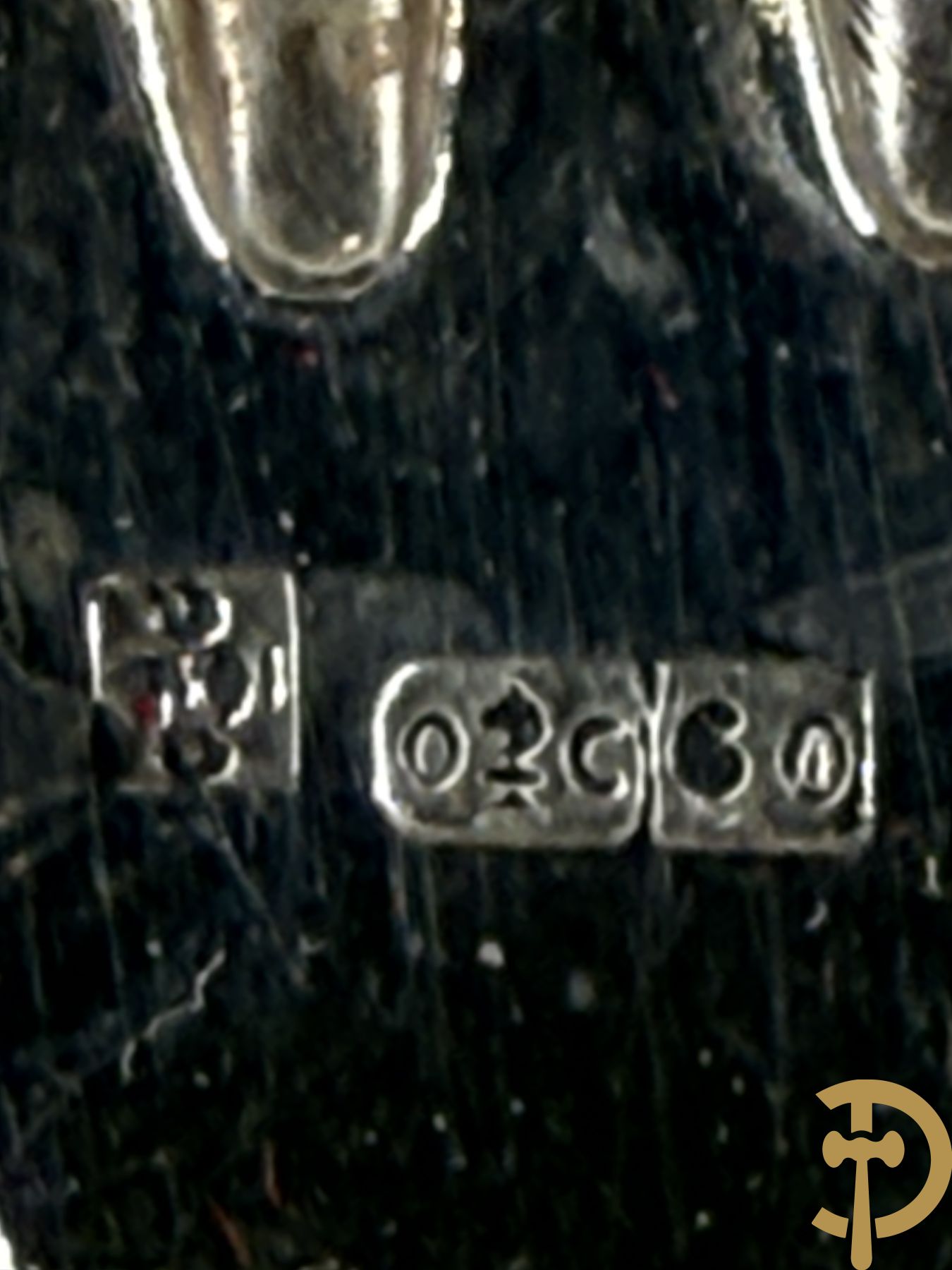 Verzilverd bestek Christoffle, model Marly bestaande uit 12 messen, 12 vorken, 12 lepels, 12 dessertvorken en 12 dessertlepels, 6 visvorken en 6 vismessen, 9 koffielepels en pollepel in schrijn