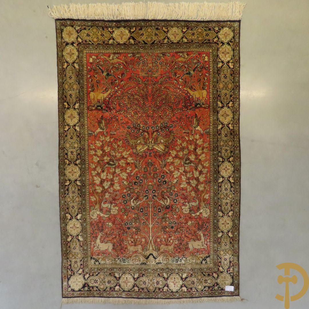 Oosters handgeknoopt tapijt zijde op katoen met dierenmotieven en levensboom