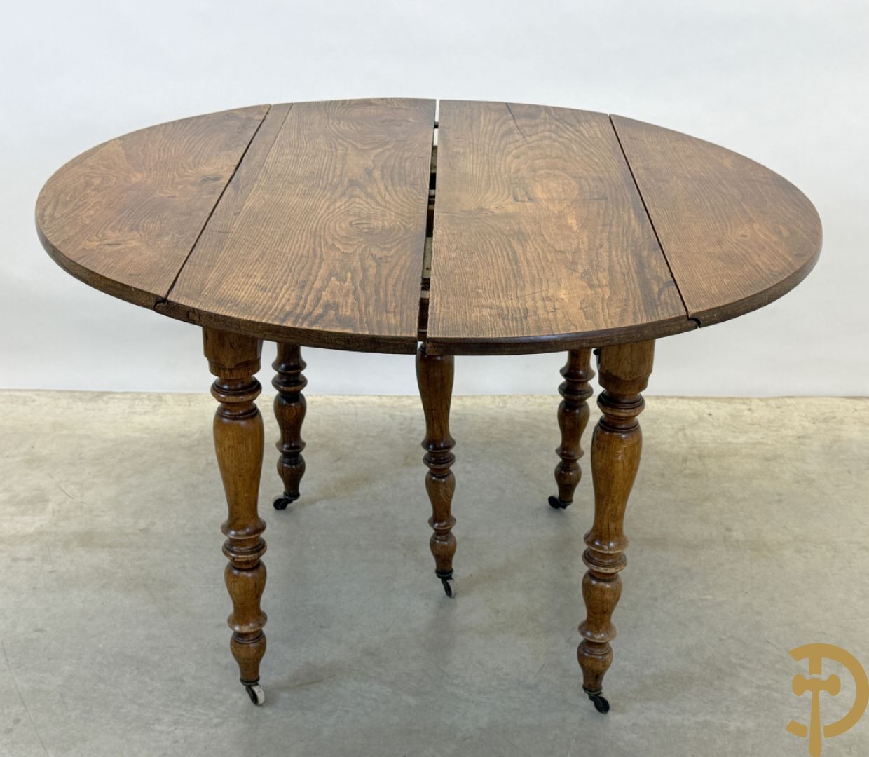 Eiken uittrekbare coulissetafel op 6 uittrekbare poten