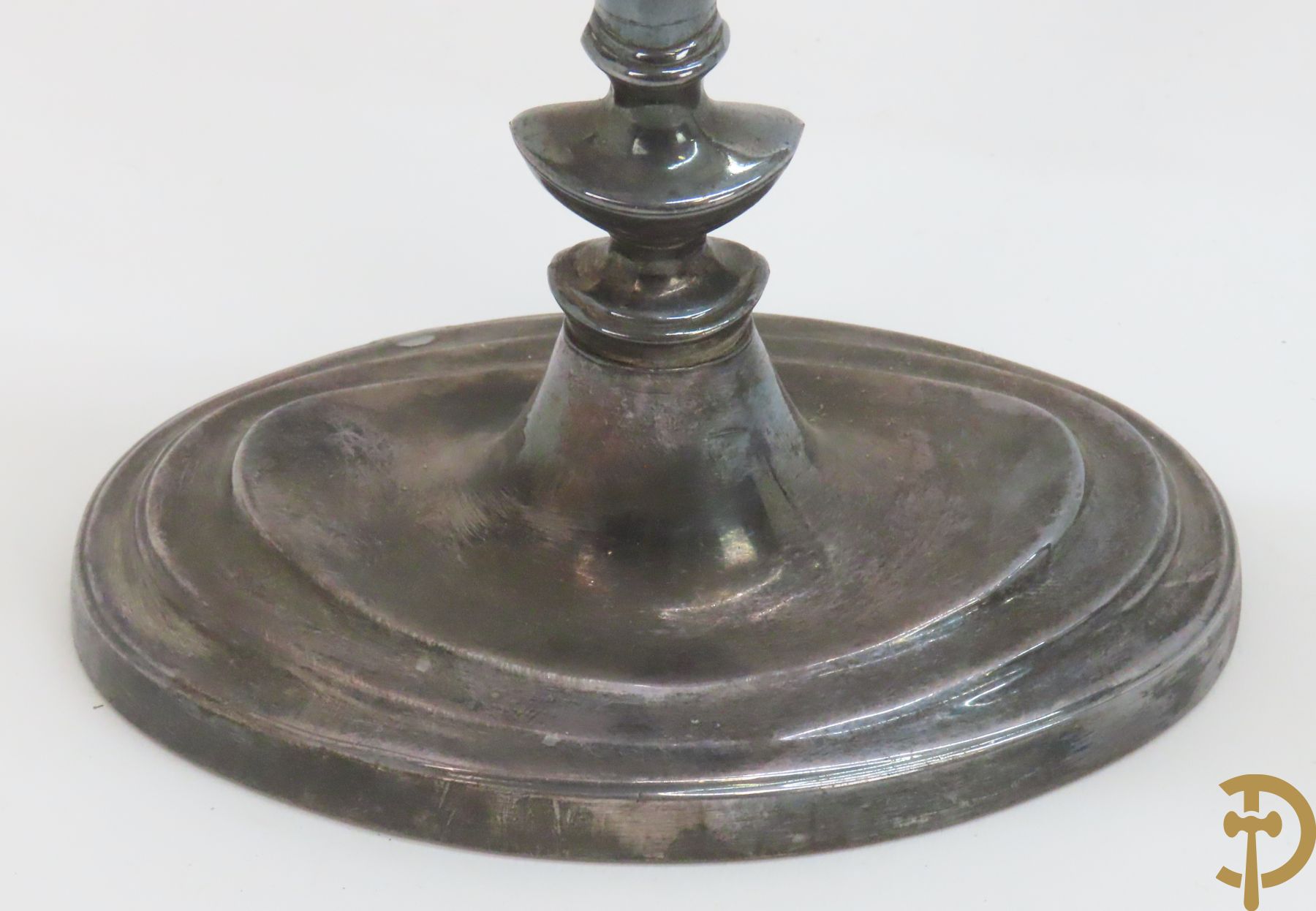 Zes paar verzilverde kandelaars