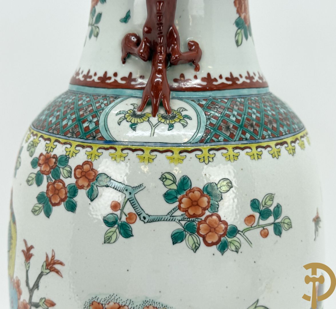 Chinese porseleinen vaas met bloemen en vogelmotieven