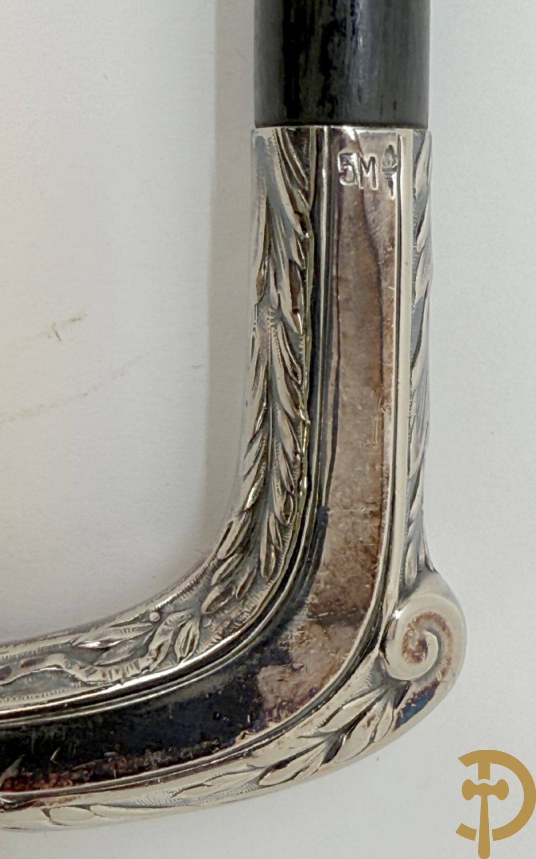 Drie wandelstokken met verzilverd handvat