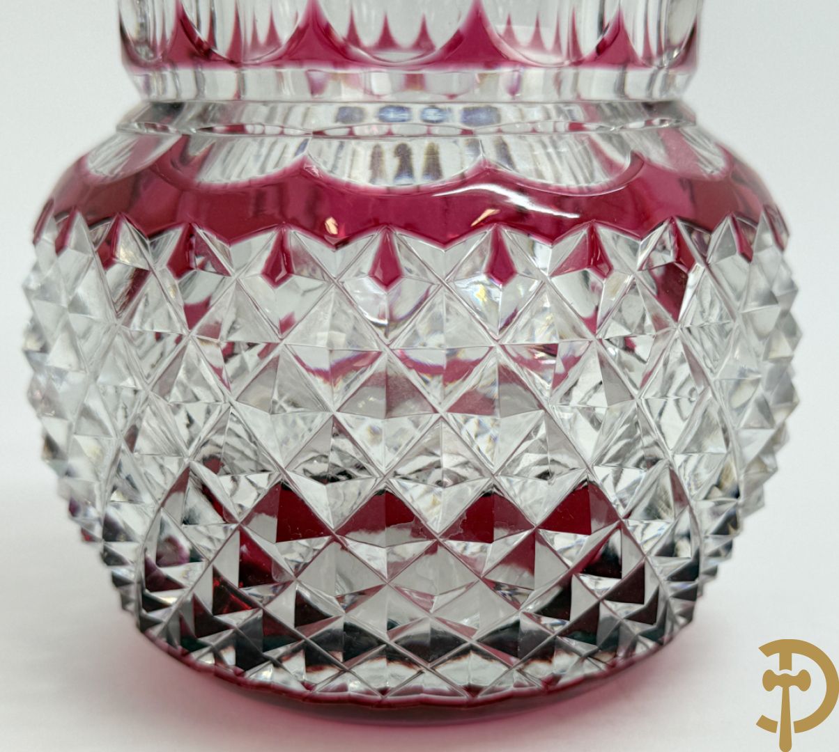 Val Saint Lambert  : Rode handgeslepen kristallen vaas