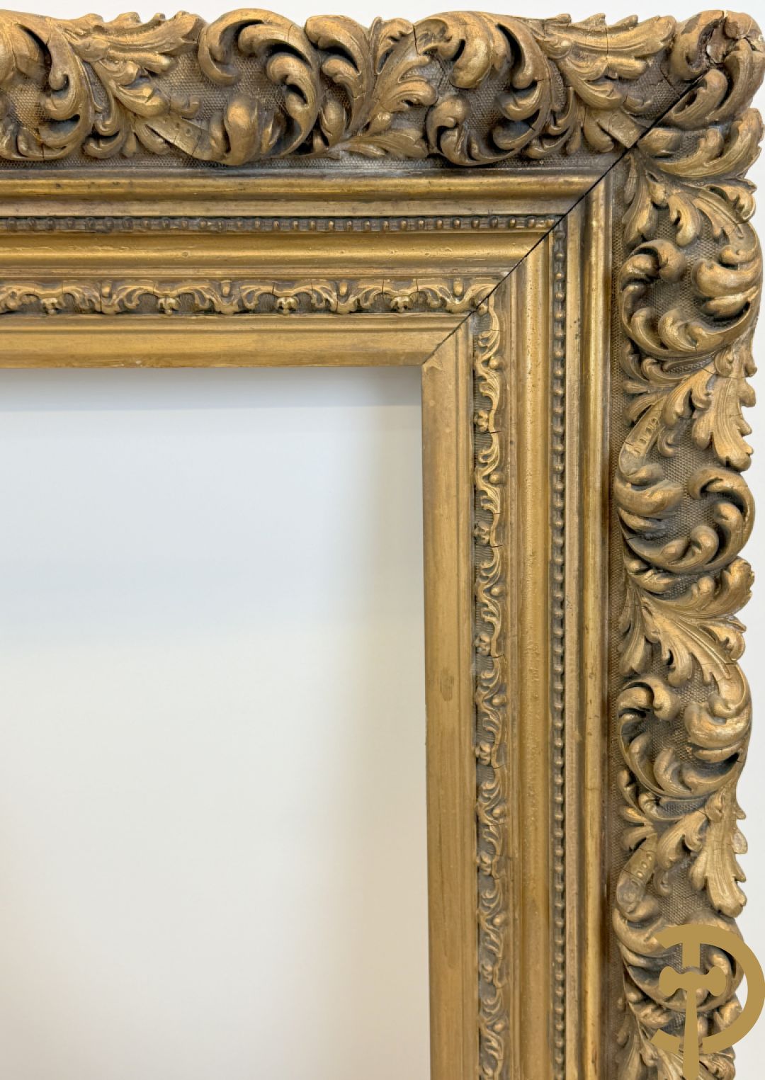 Oude vergulde lijsten Louis XVI stijl, deels met moulures