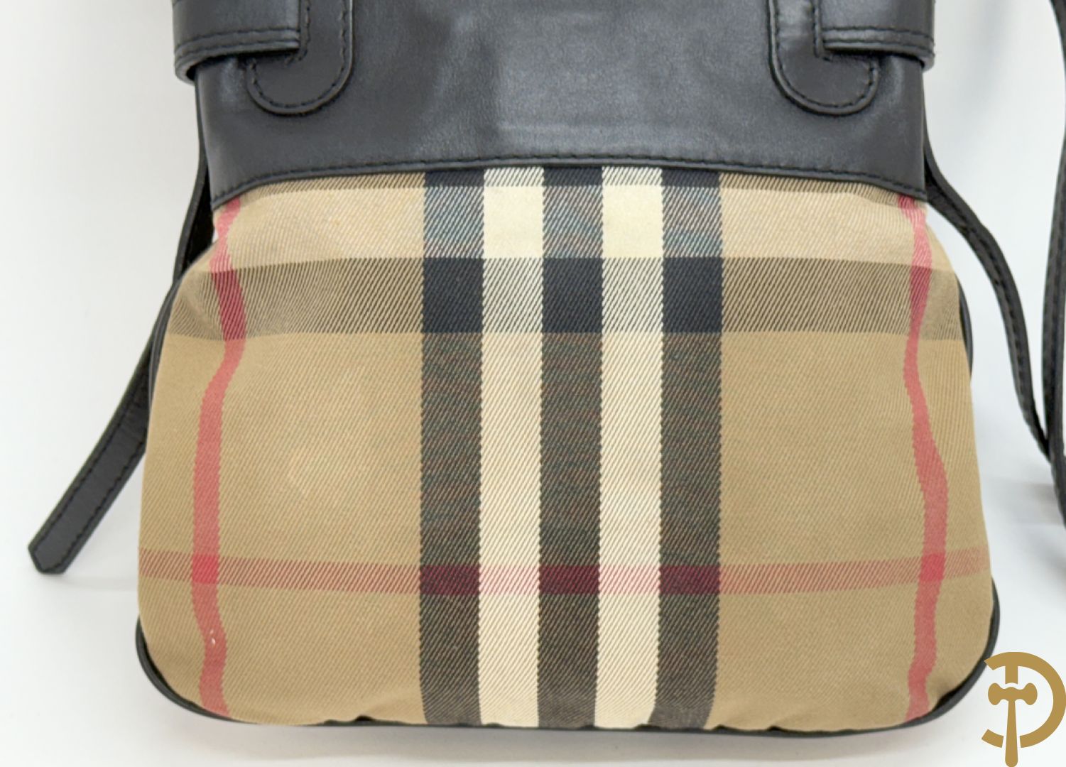 Schoudertas Burberry in stof en leder met bijhorende zak