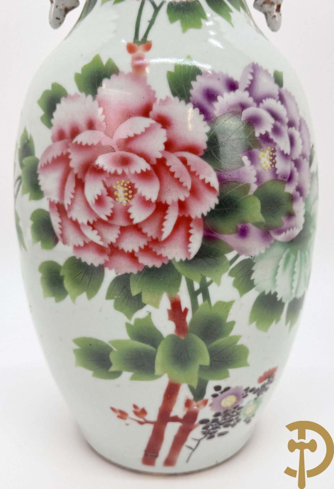 Chinese porseleinen vaas met decor van takken en vogels + Chinese porseleinen vaas met bloemendecor