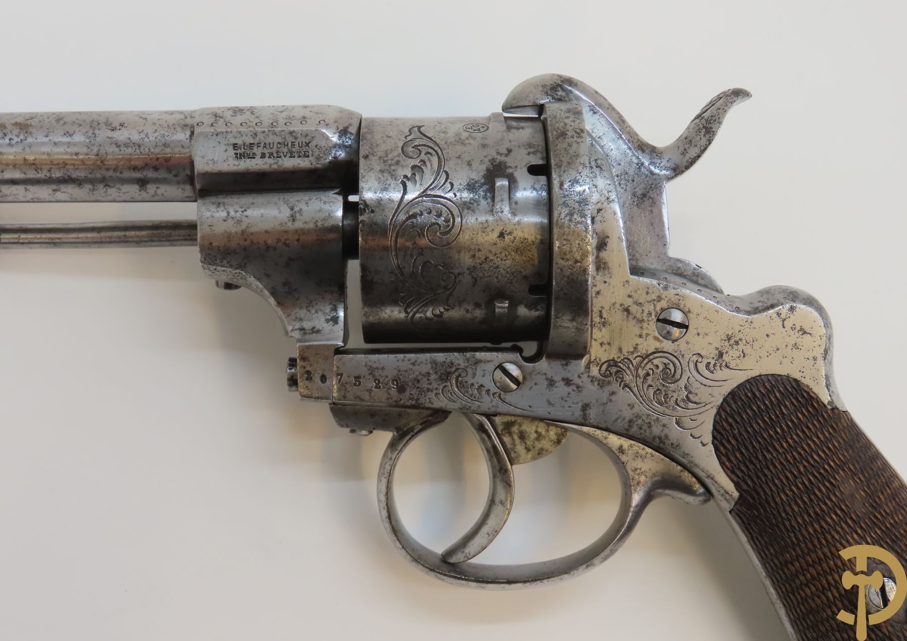 Grote Franse revolver, Lefaucheux E. getekend