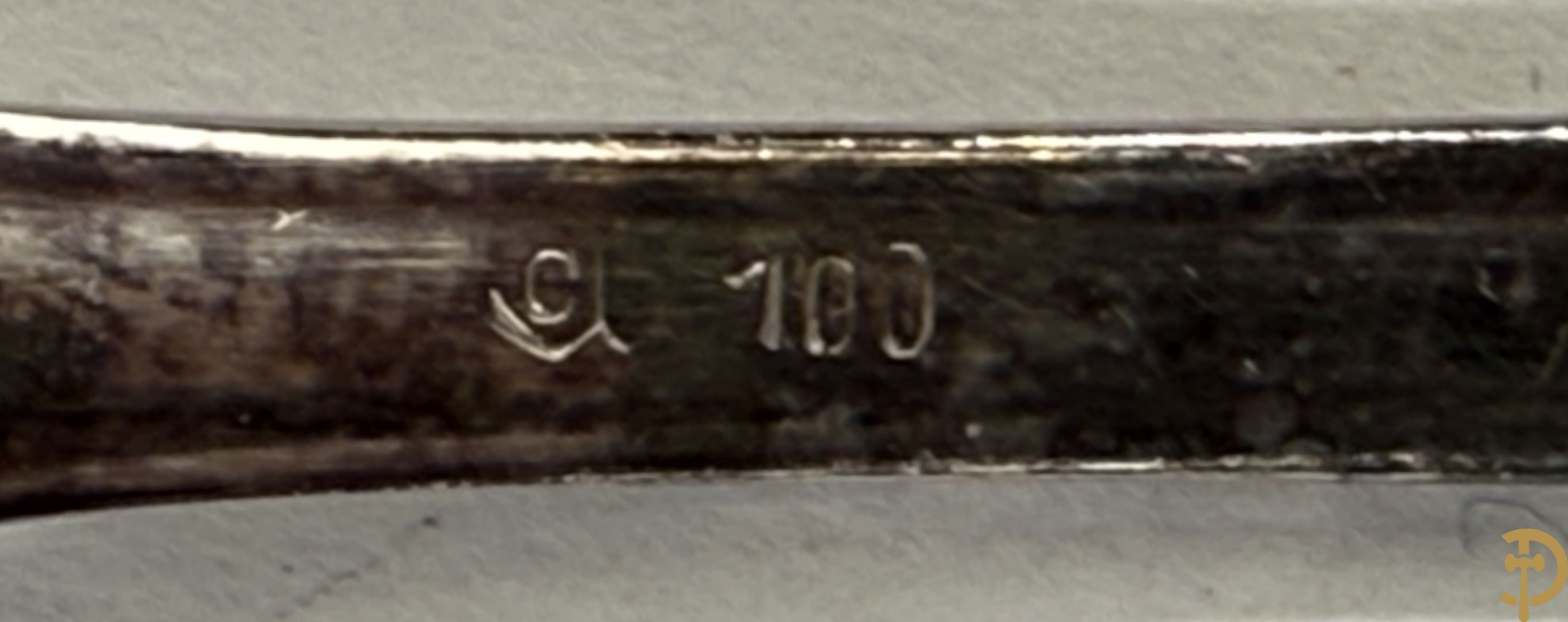 Verzilverd bestek 100/1000 bestaande uit 9 reeksen van 12 en 16 losse stukken