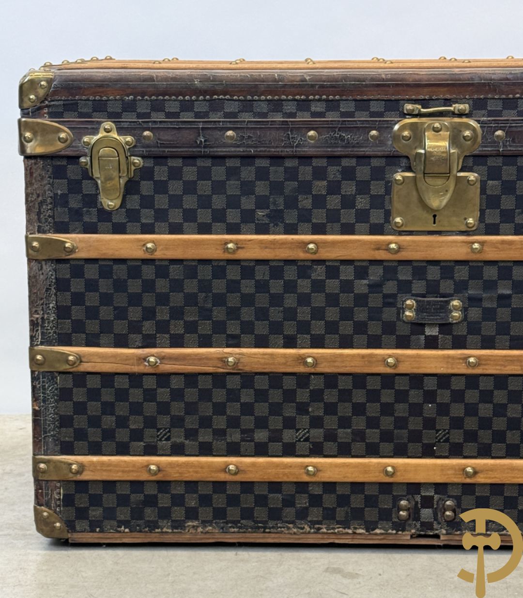 Antieke reiskoffer Louis Vuitton met houten latten, genummerd N41601, met bijhorende sleutel