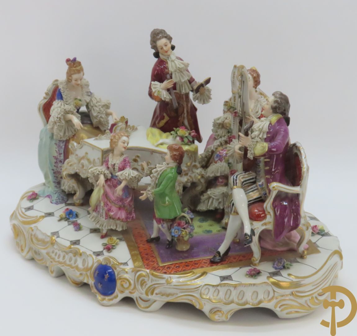 Grote gekleurde porseleinen geanimeerde groep met 7 muziekspelers