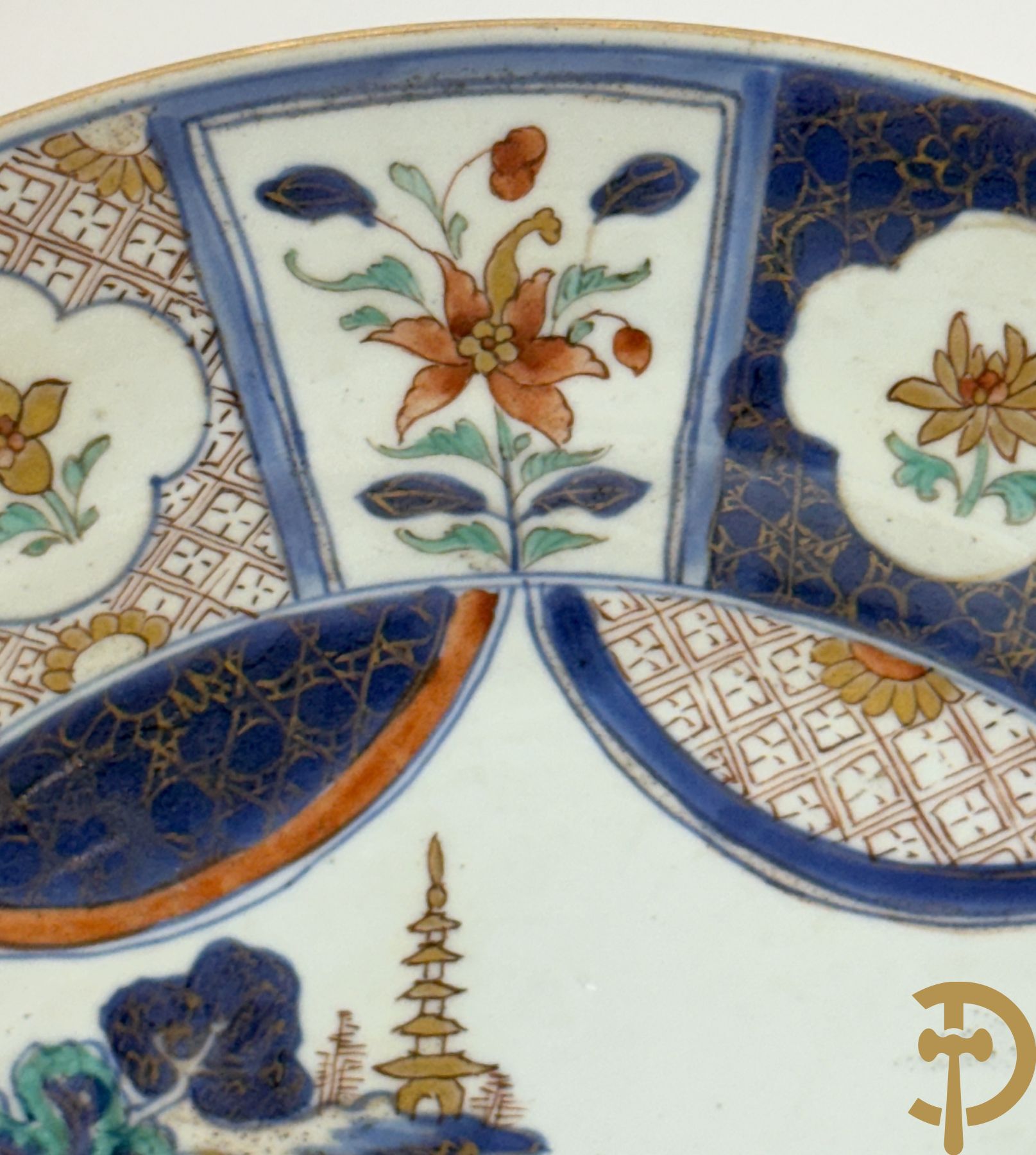 Chinees porseleinen Imari bord met landschapsdecor en bloemen