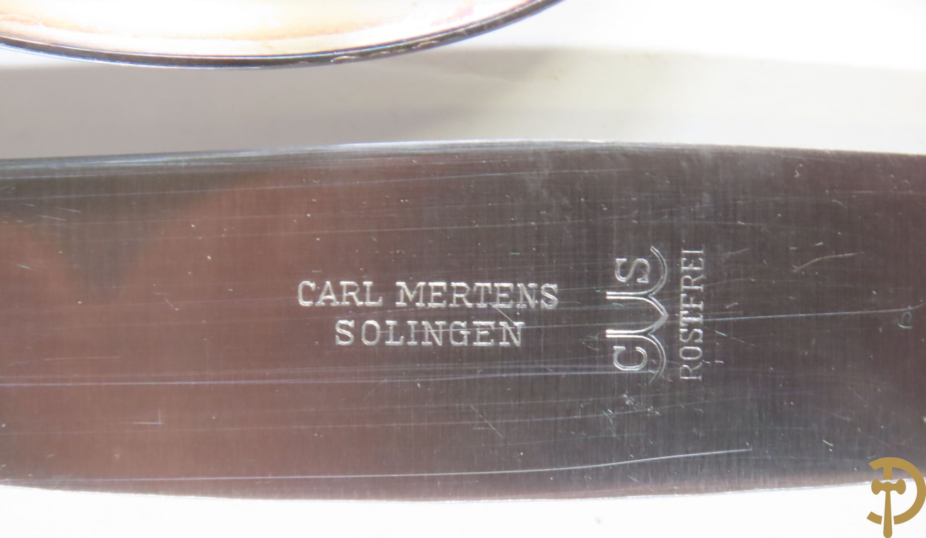 Verzilverd bestek 100/1000 bestaande uit 9 reeksen van 12 en 16 losse stukken