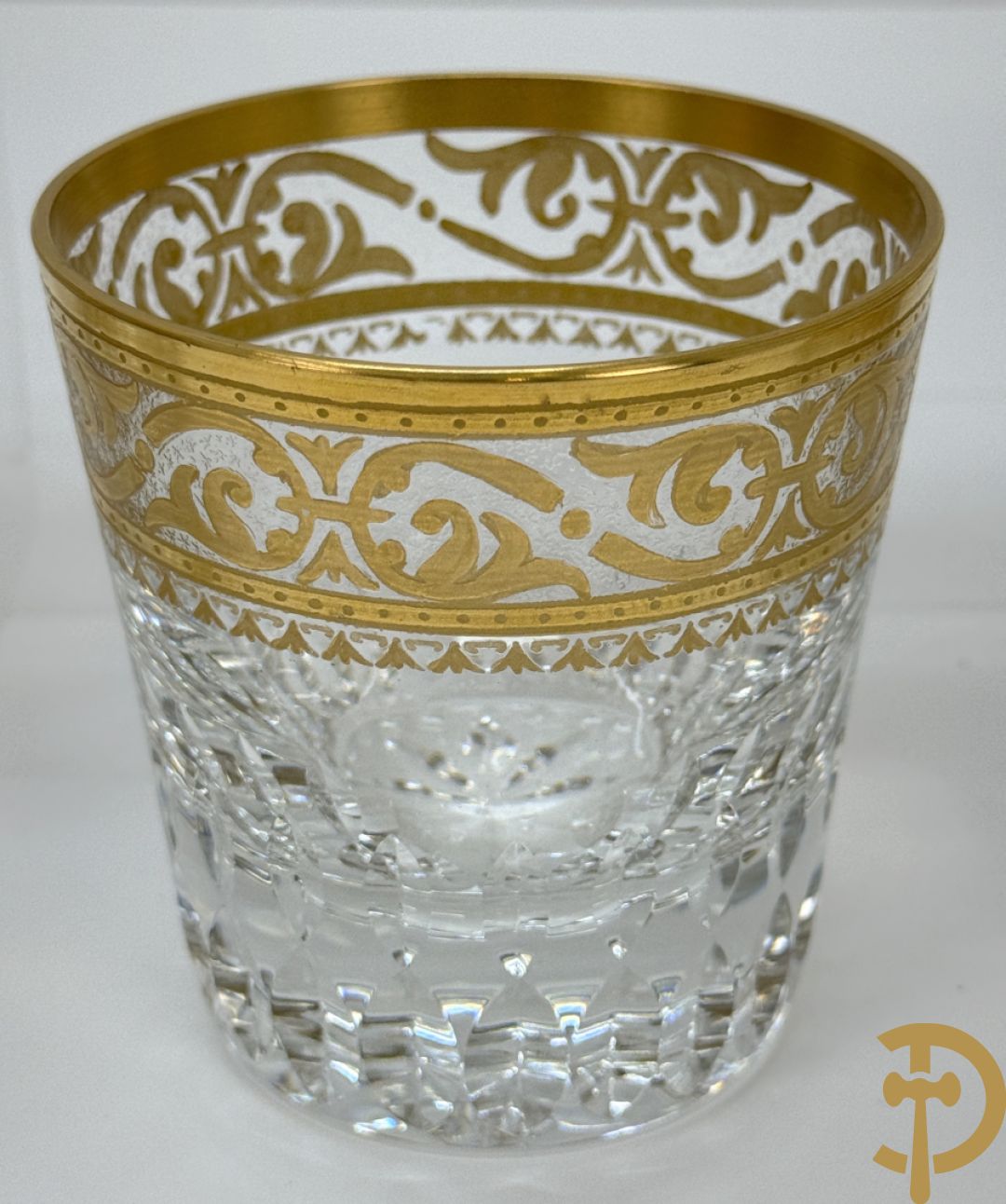 Set van 5 whiskey glazen, 1 waterglas, 1 witte wijnglas, 1 rode wijnglas, 1 champagnefluit en 
1 Longdrink glas, Saint Louis, model Thistle