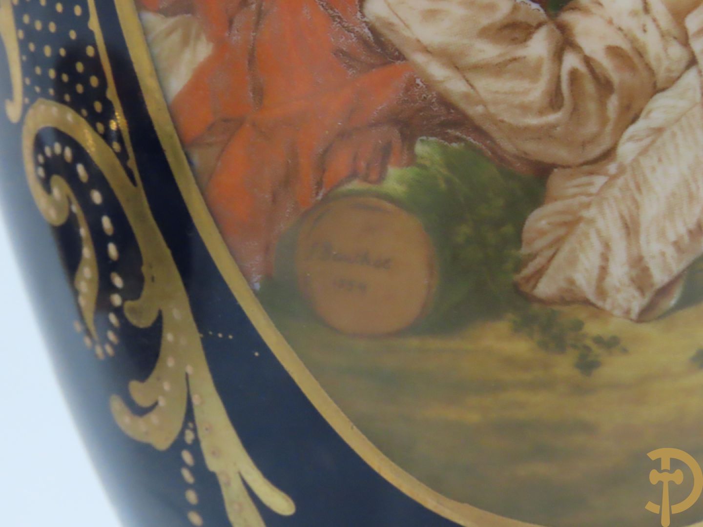 Paar kobaltblauwe dekselpotiches, Sèvres stijl