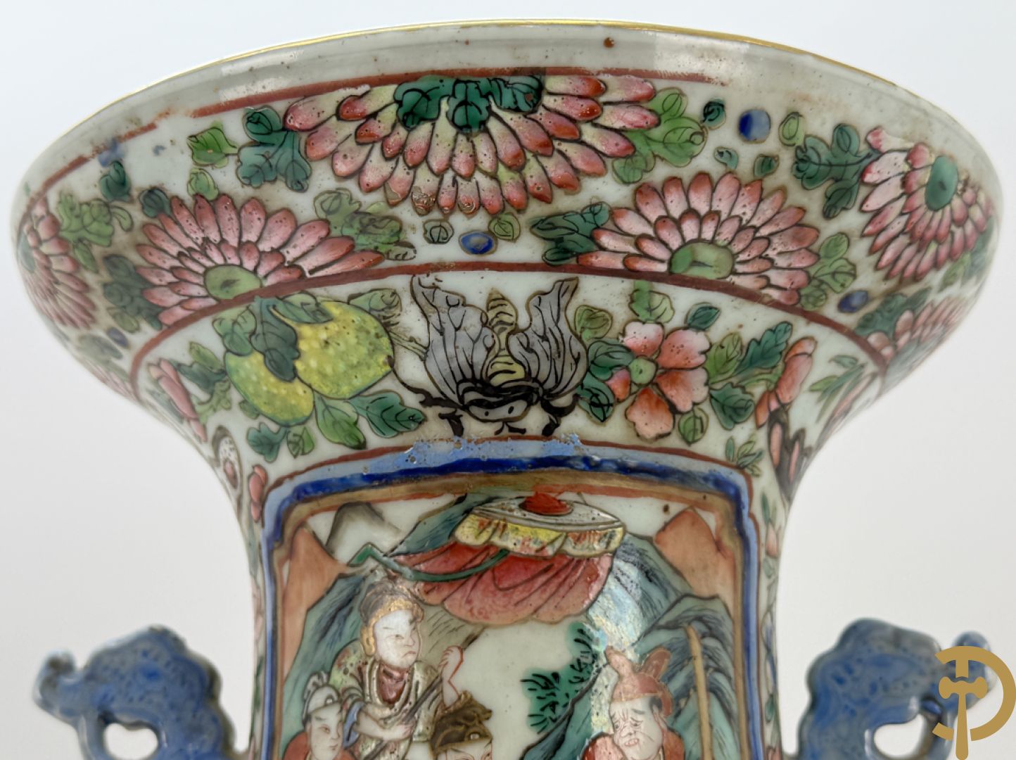 Chinese porseleinen vaas met geanimeerd krijgerdecor en vogeltaferelen