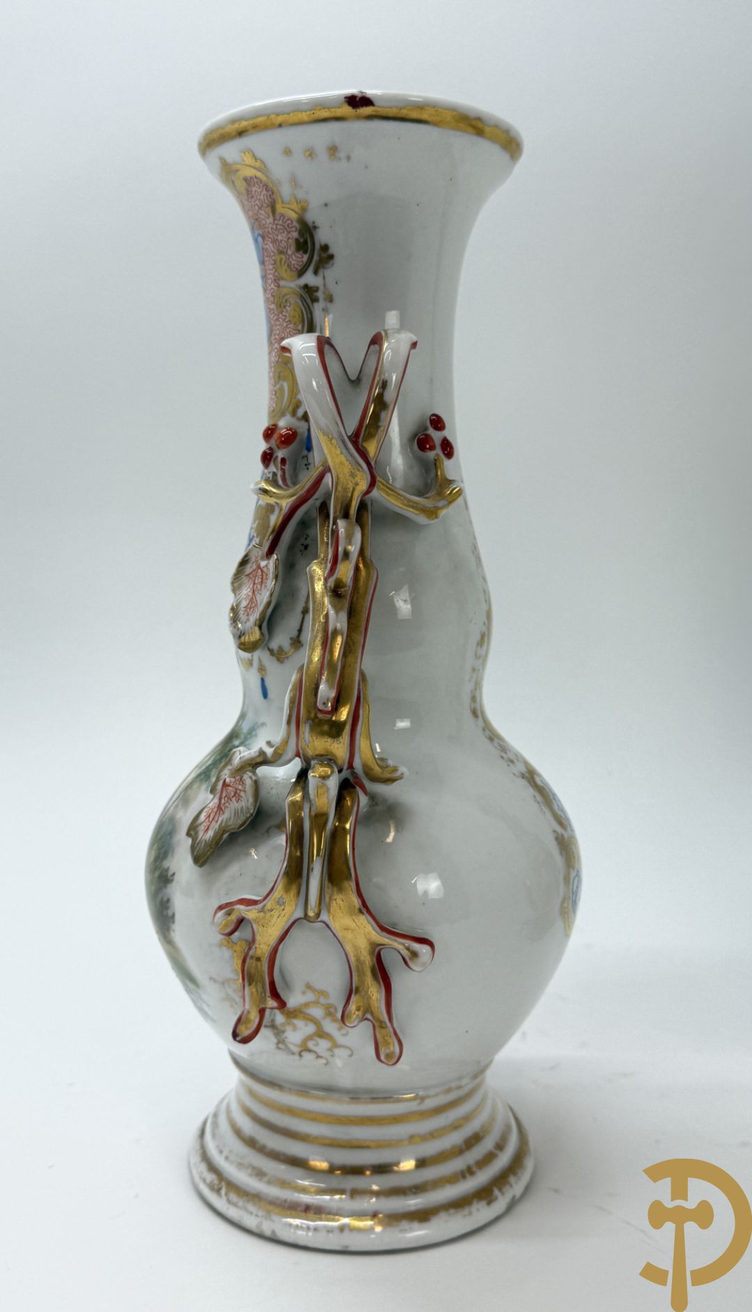 Paar Vieux Paris vazen met romantisch handbeschilderd tafereel