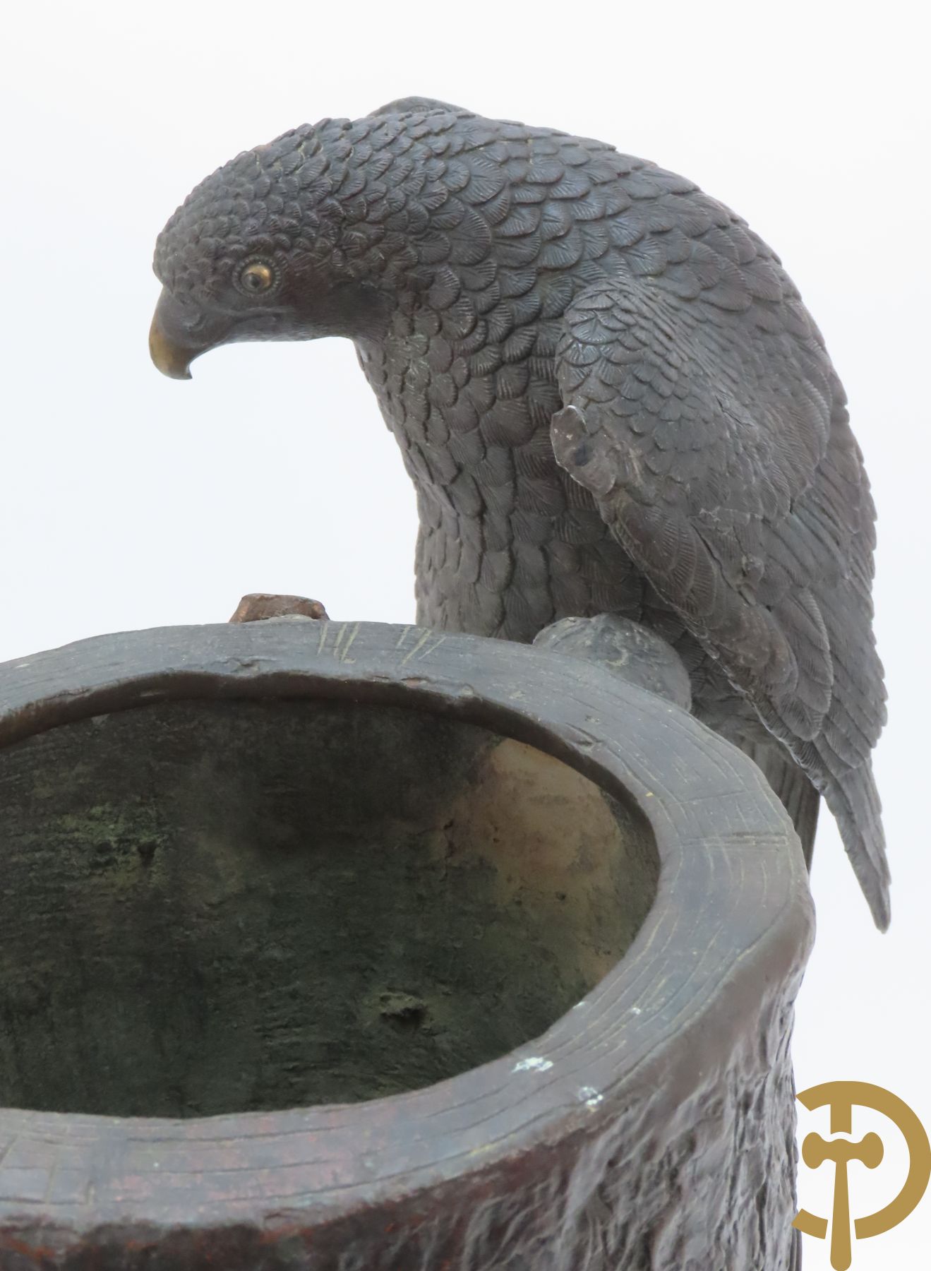 Bronzen ornament van boomstronk met takken en adelaar