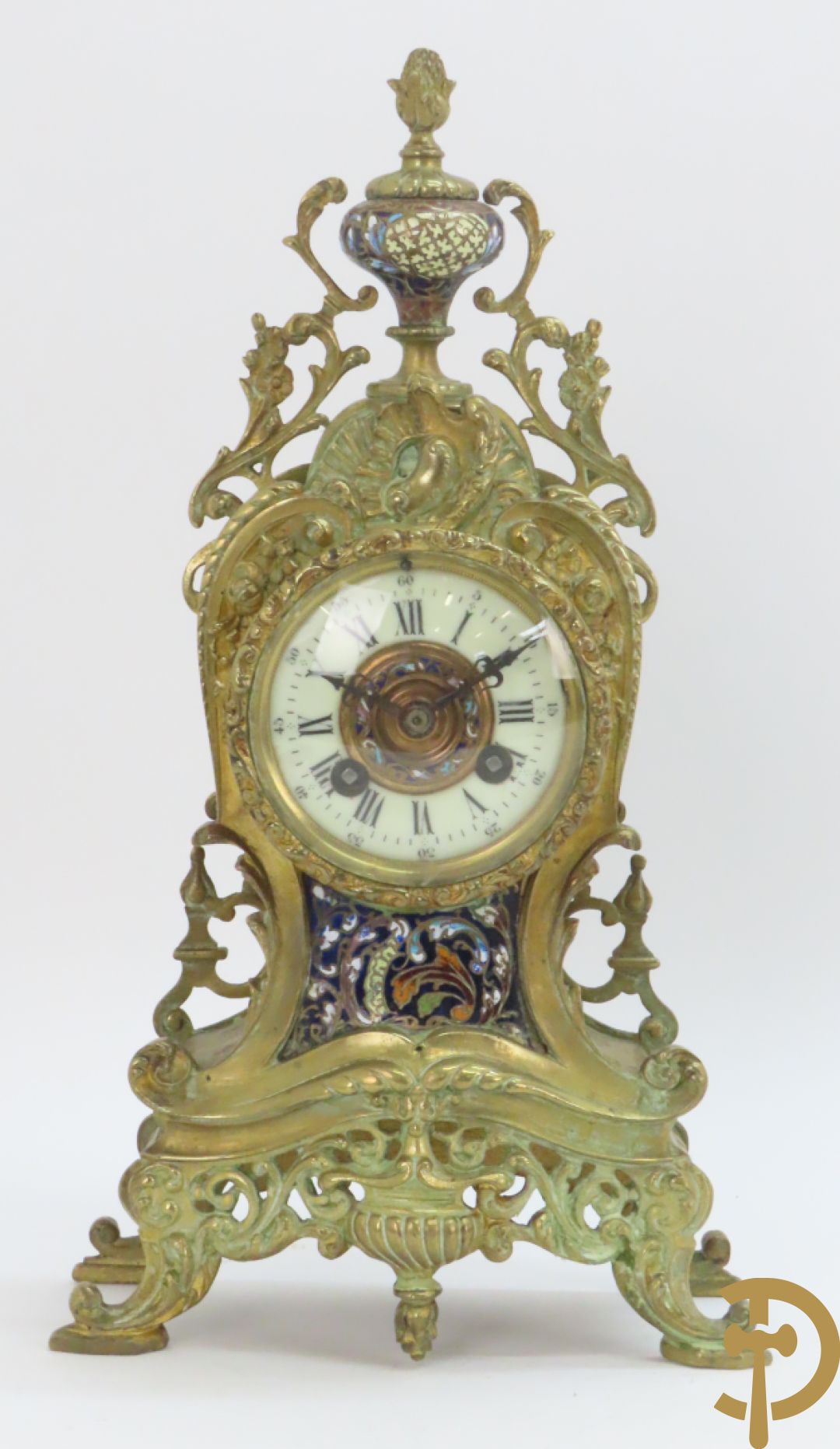 Bronzen pendule, Louis XV stijl, bezet met email, Champlève decor