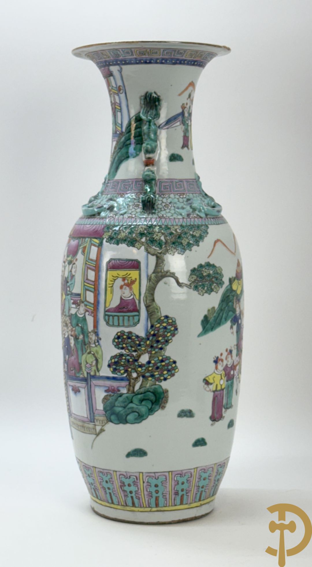 Chinese porseleinen vaas met dubbel decor van geanimeerd interieurzicht en mannen op paarden