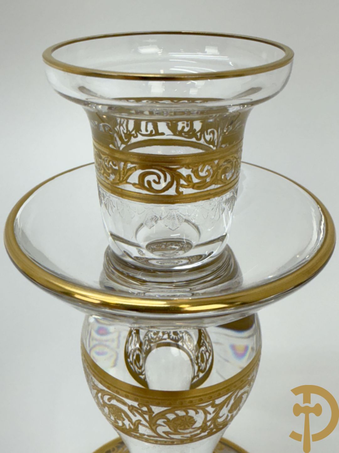 Paar lage kristallen kandelaars, Thistle Or, Saint Louis gemerkt