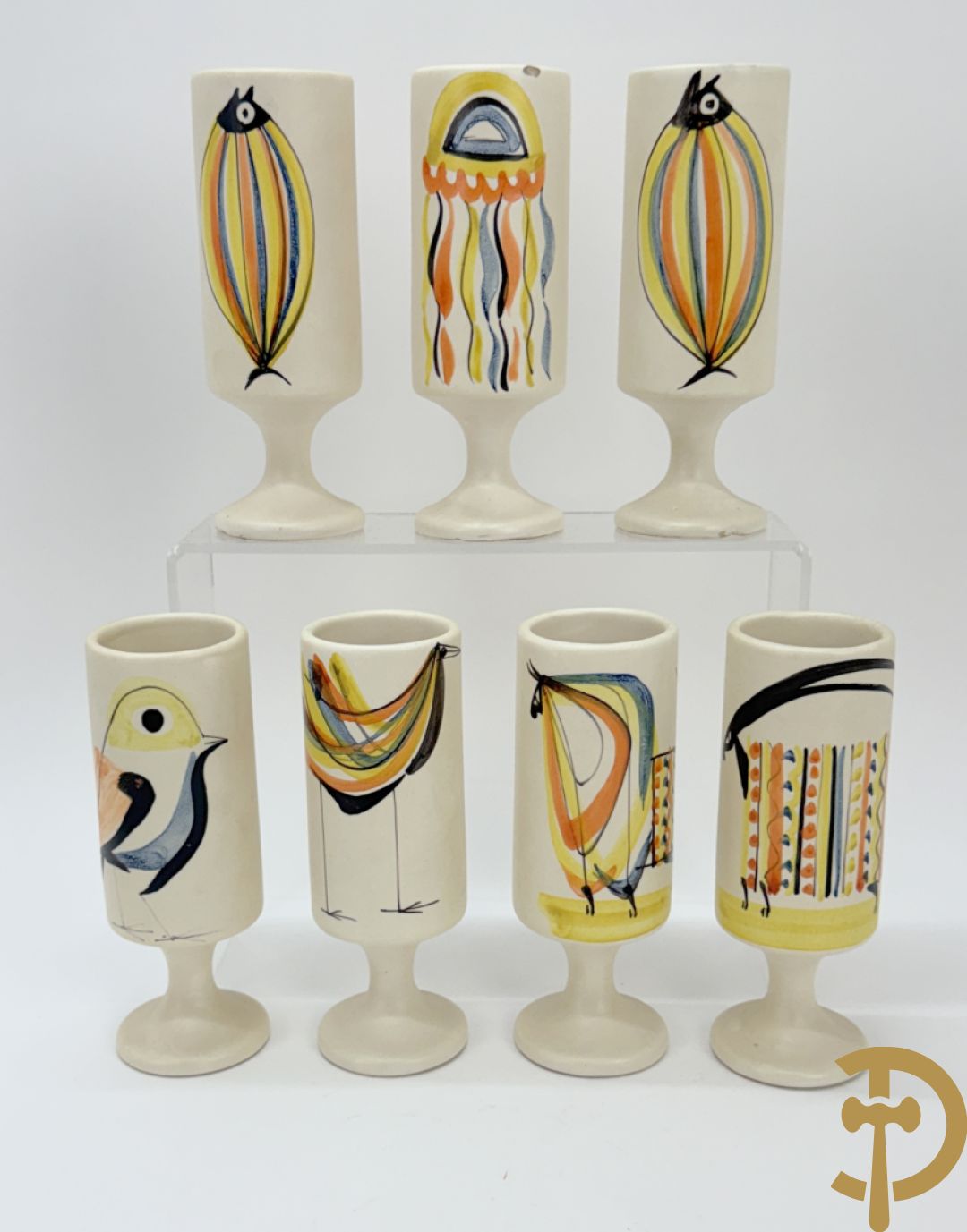 Whisky schenkvaas en 7 keramieken bekers met verschillende decors, Capron Vallauris