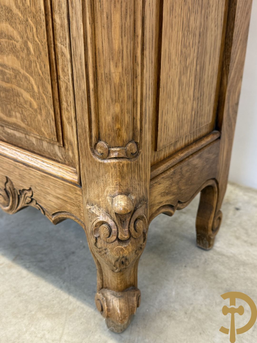 Massief eiken staande klok Louis XV stijl met bloemensculptuur