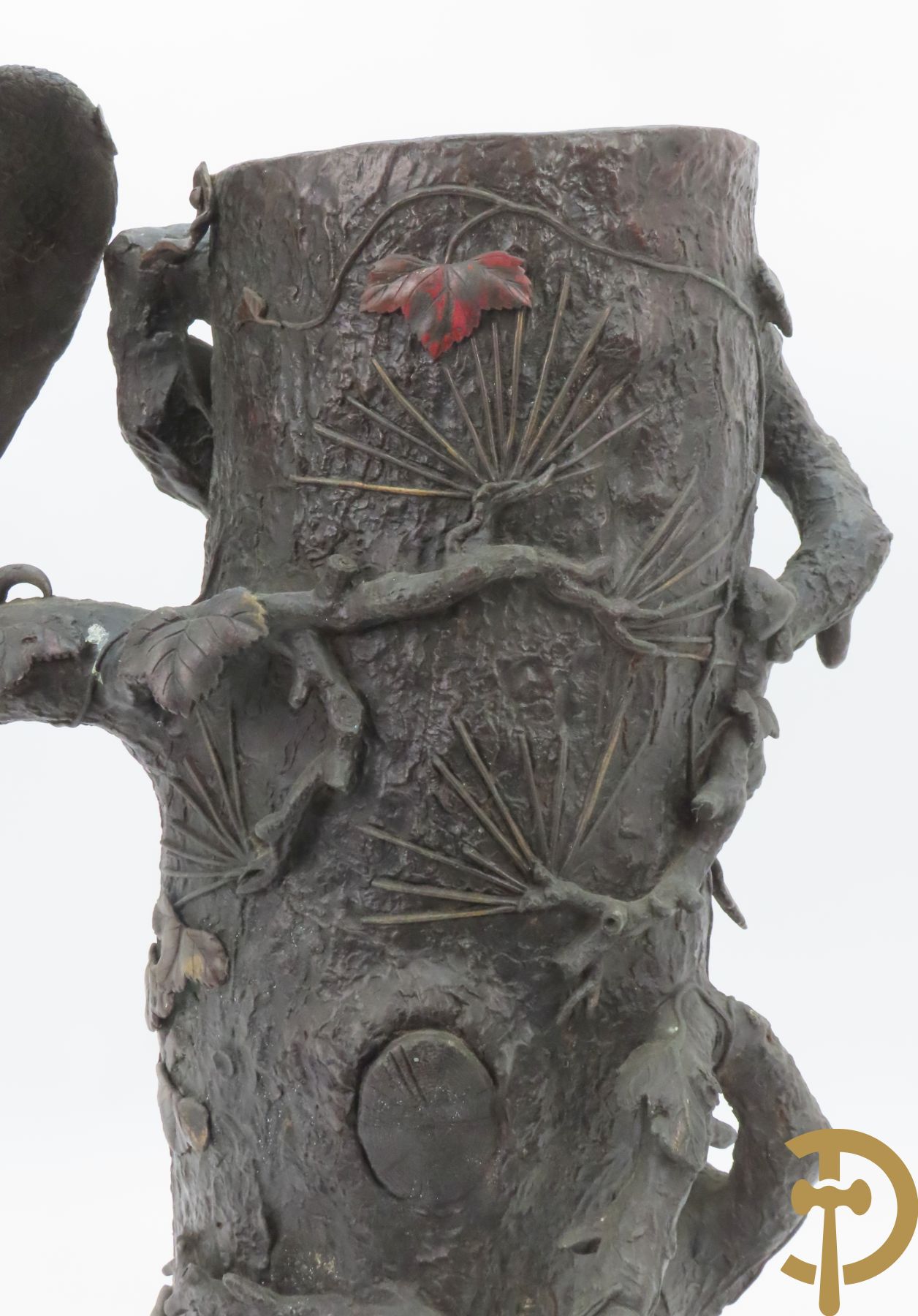 Bronzen ornament van boomstronk met takken en adelaar