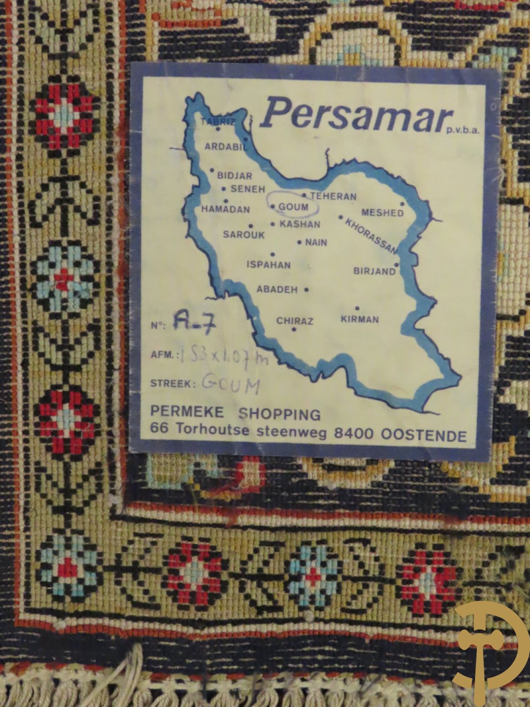 Oosters handgeknoopt tapijt zijde op katoen met dierenmotieven en levensboom