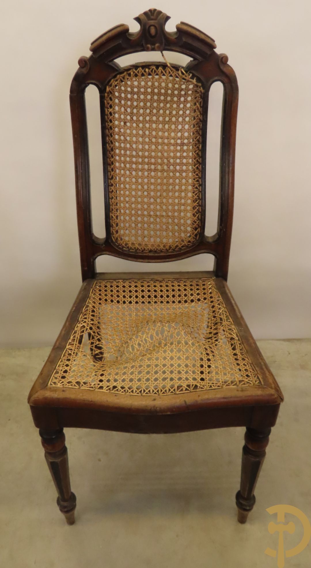 Negen Louis Philippe stoelen met gecanneerde zitting