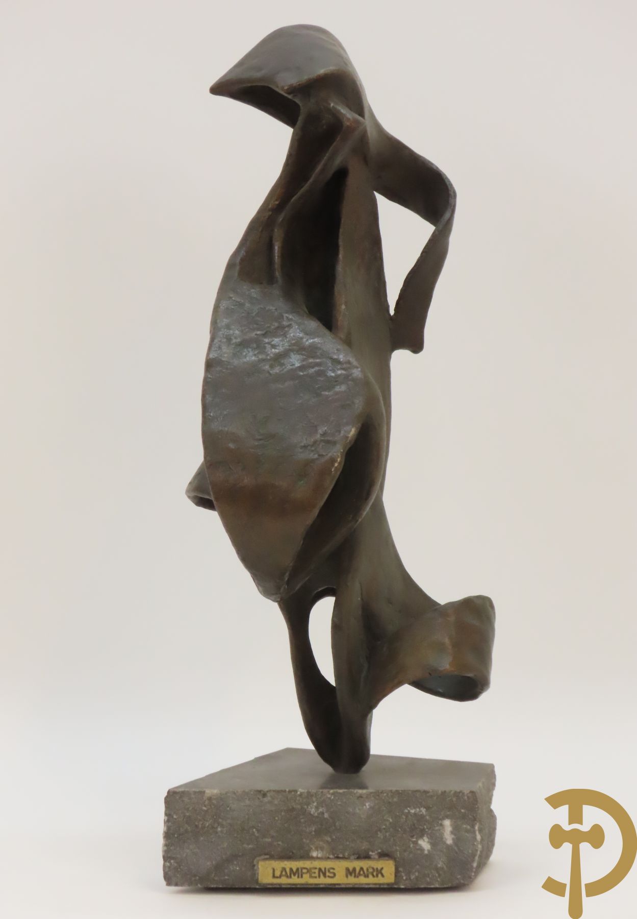 LAMPENS Mark gemerkt met naamplaatje onderaan 