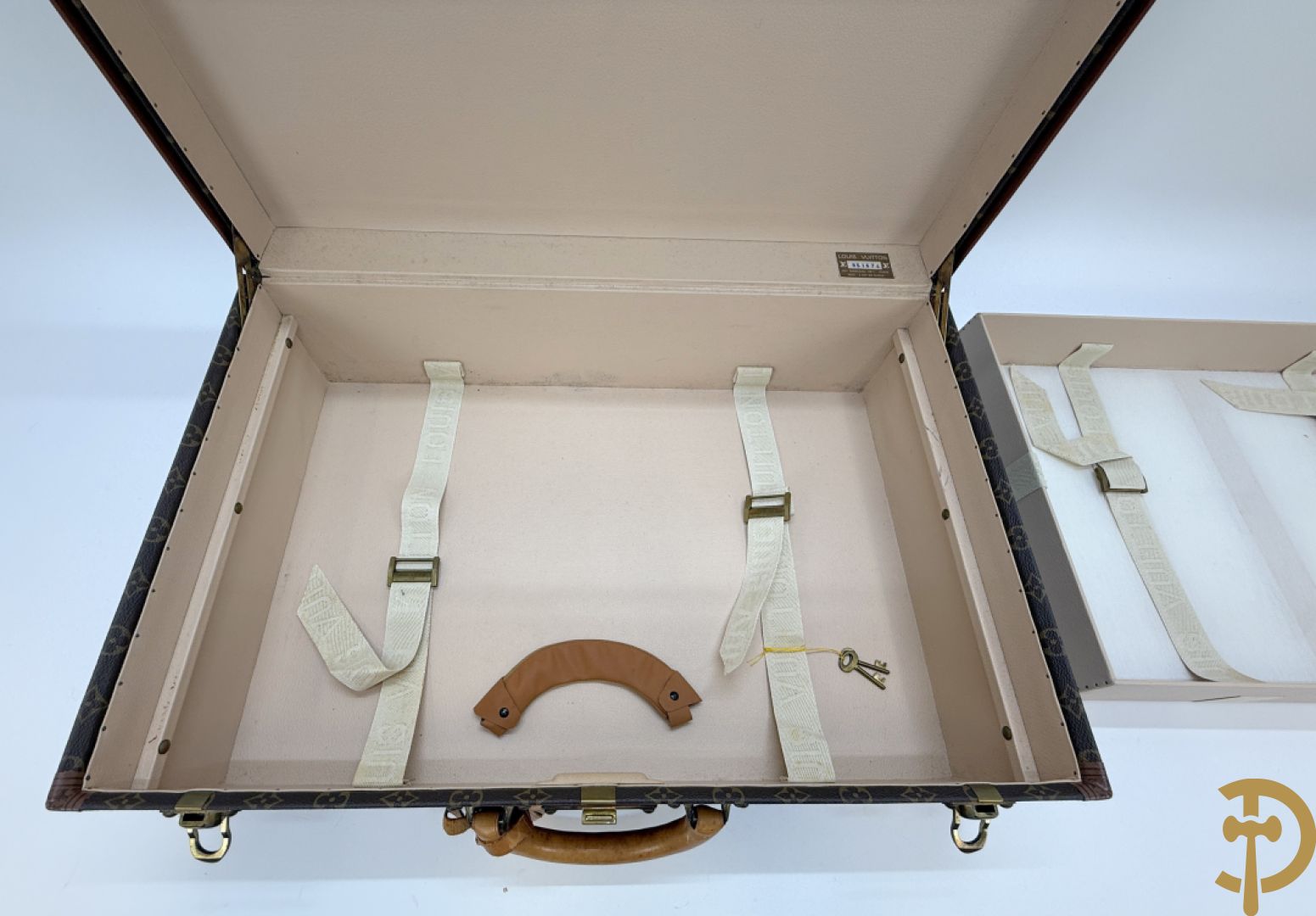 Louis Vuitton koffer met onderverdeling, genummerd 951674