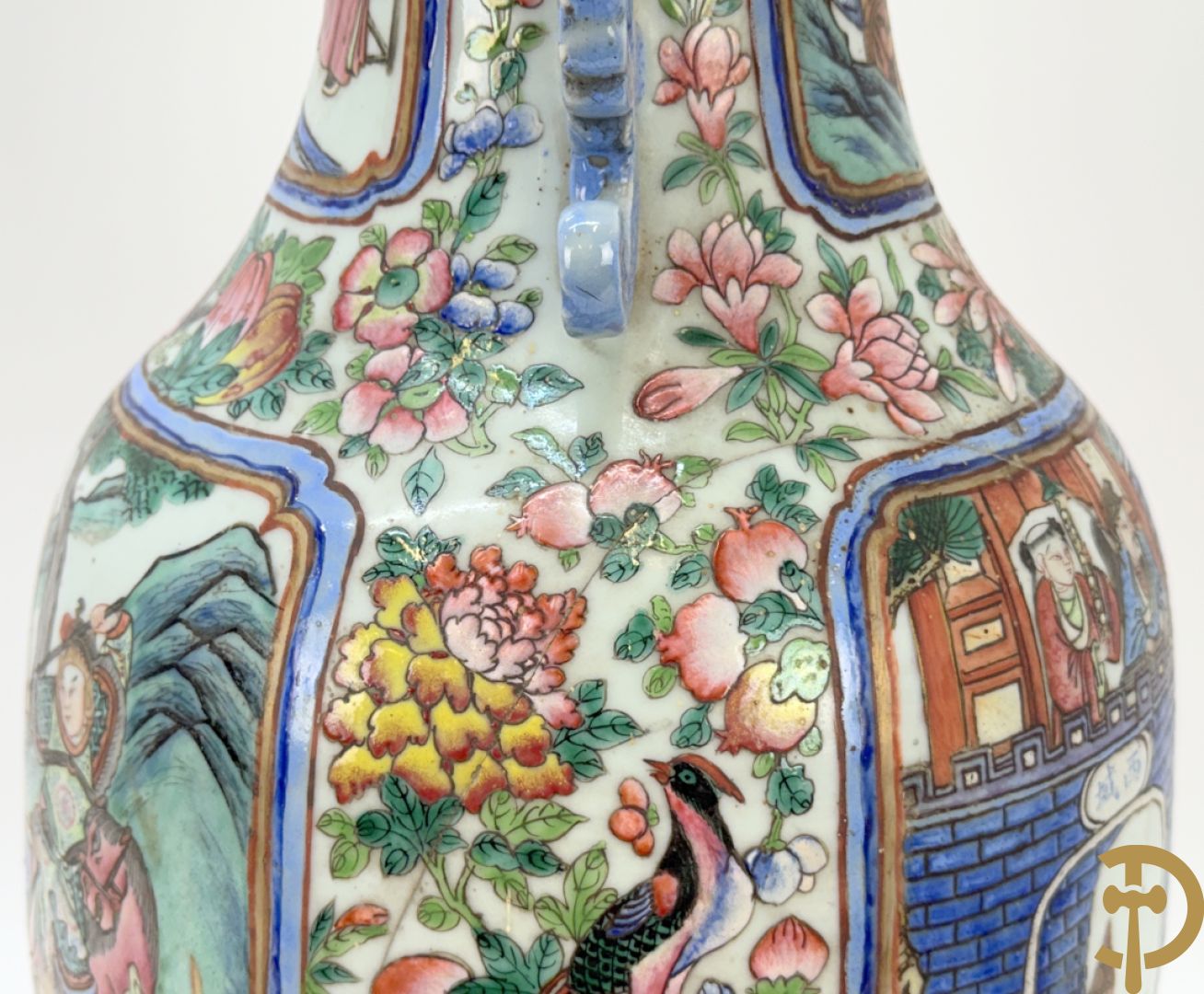 Chinese porseleinen vaas met geanimeerd krijgerdecor en vogeltaferelen