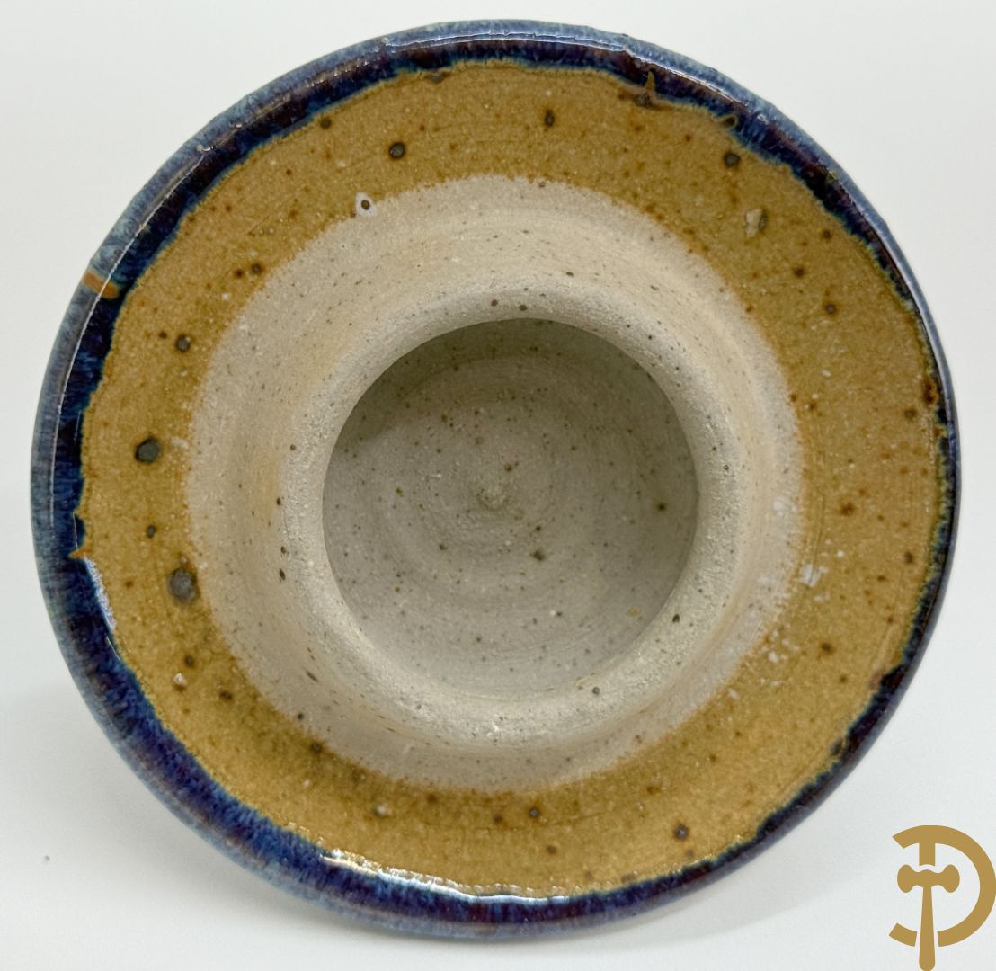 LEI HANNEN (van) onderaan gemerkt - Paar design dekselpotiches van geglazuurde keramiek