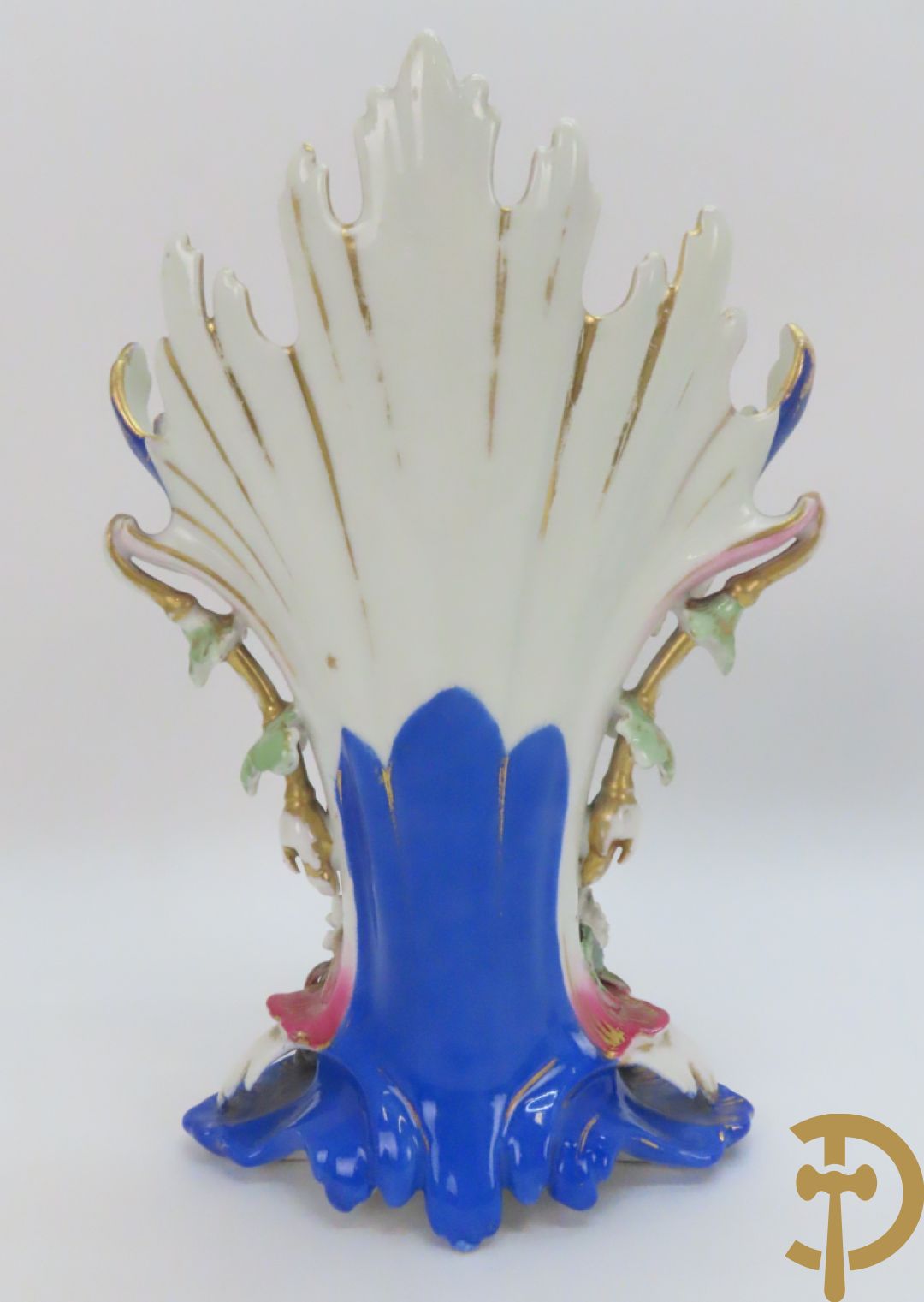 Paar Vieux Paris cornetvazen met rocailles, 19e