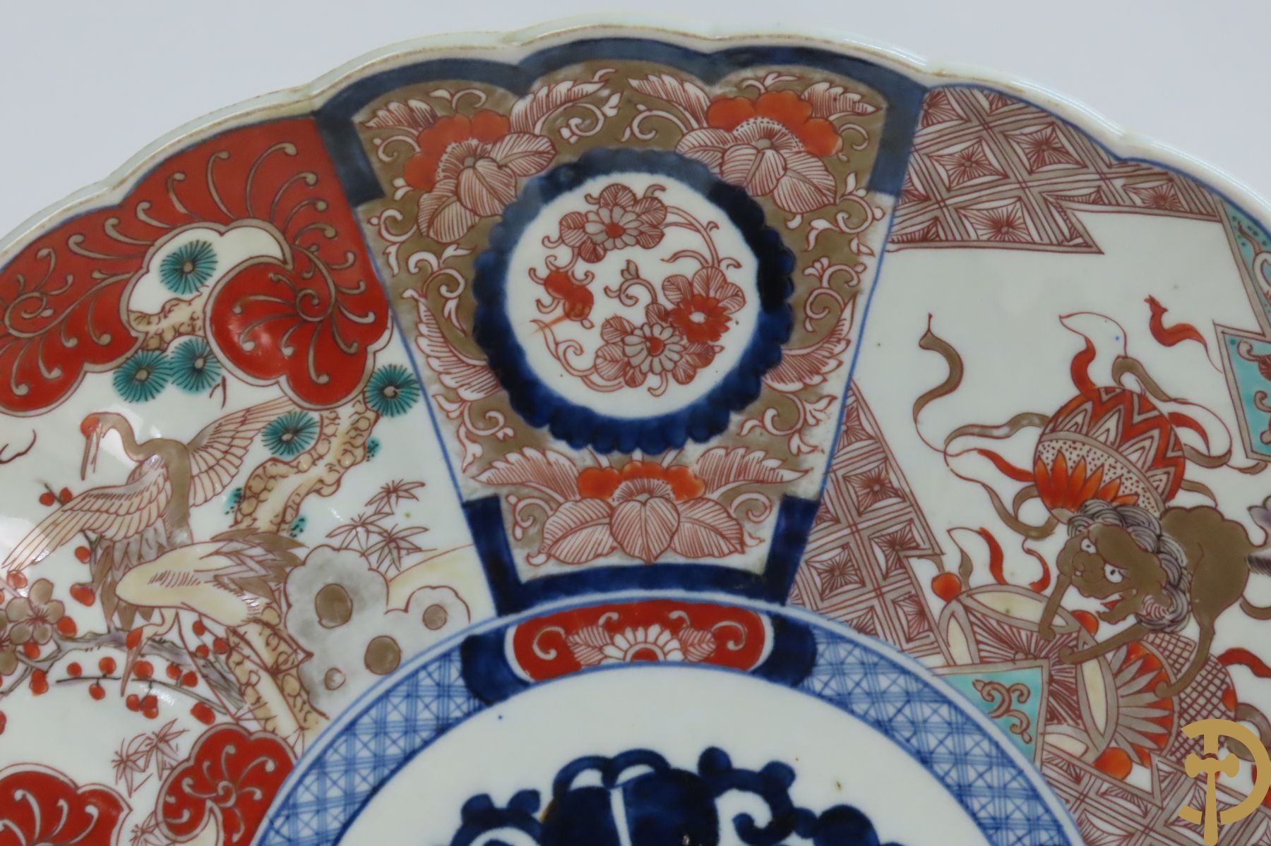 Grote porseleinen gelobde Japanse Imari schotel