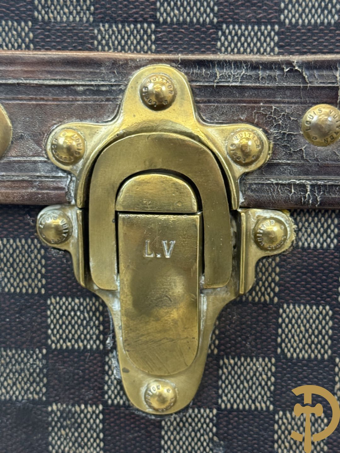 Antieke reiskoffer Louis Vuitton met houten latten, genummerd N41601, met bijhorende sleutel