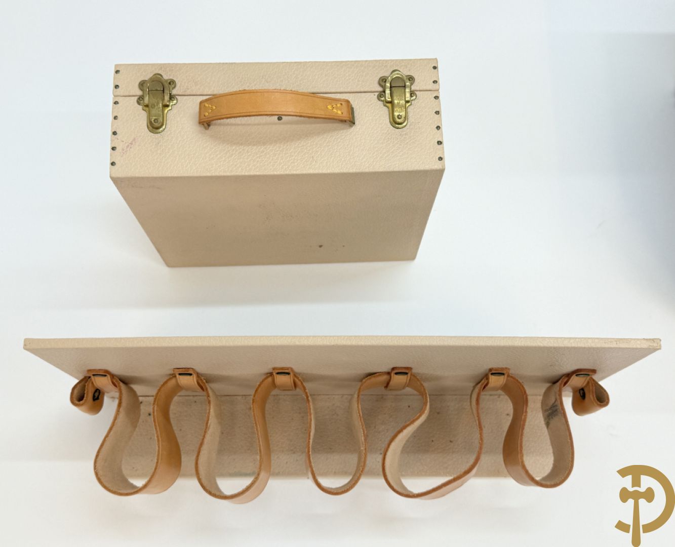 Louis Vuitton beauty case met verschillende vakjes en genummerd 948947