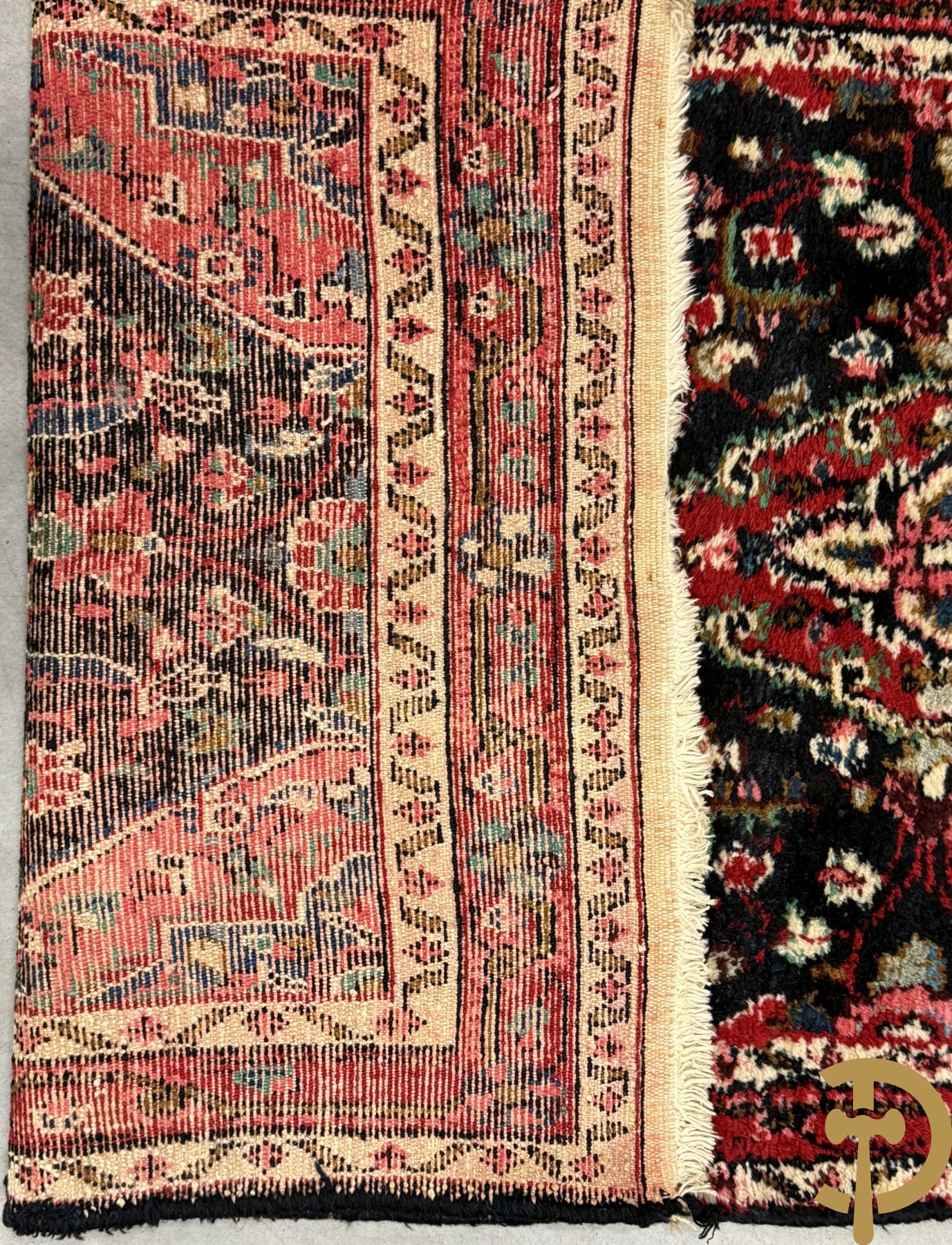 Twee oosterse handgeknoopte lopers